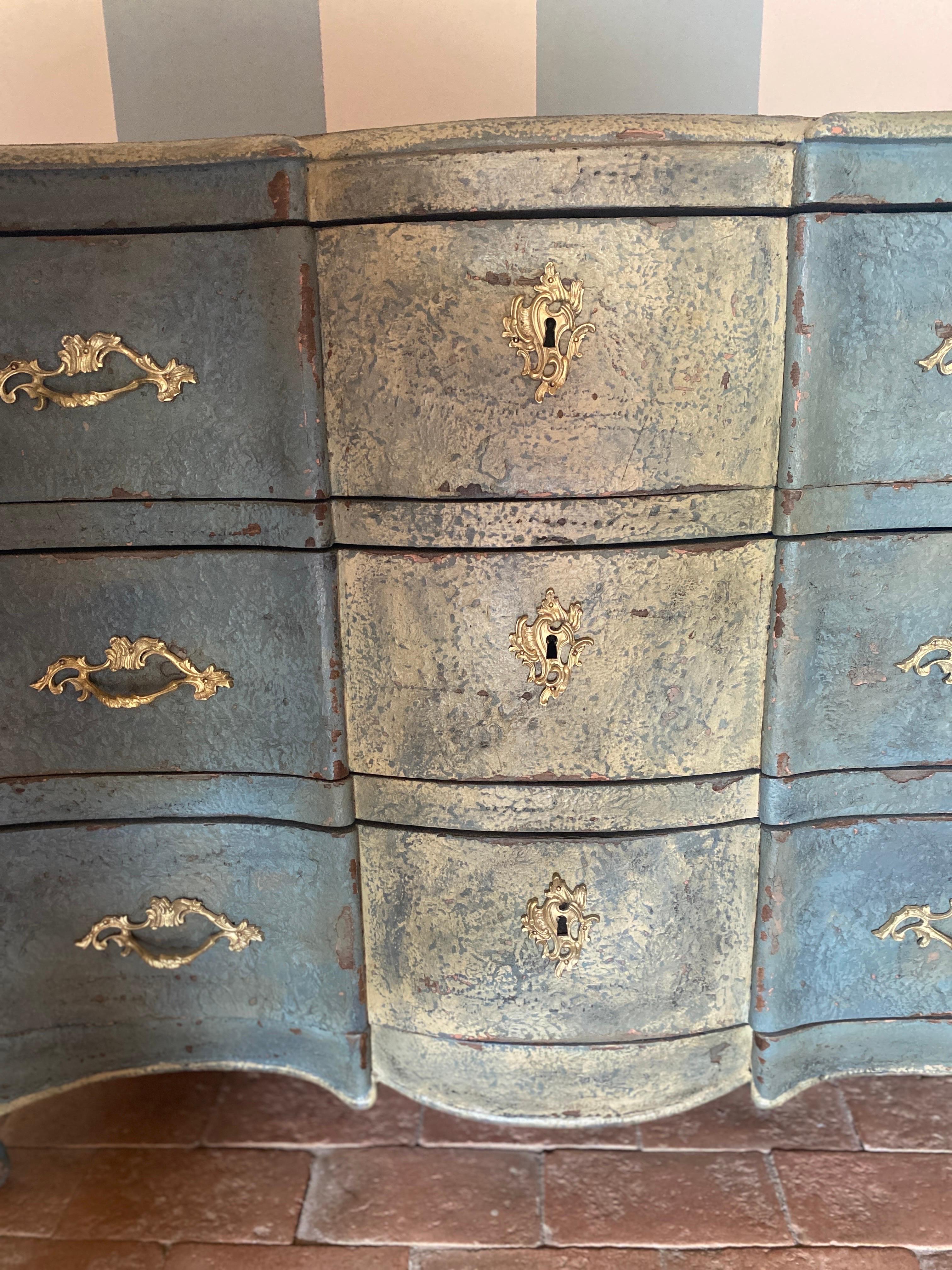 Louis XV galbée Kommode 2 Farbe Patina 18. Jahrhundert  im Angebot 2