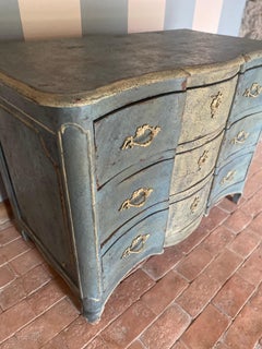 Commode galbée Louis XV 2 couleurs patine 18ème siècle