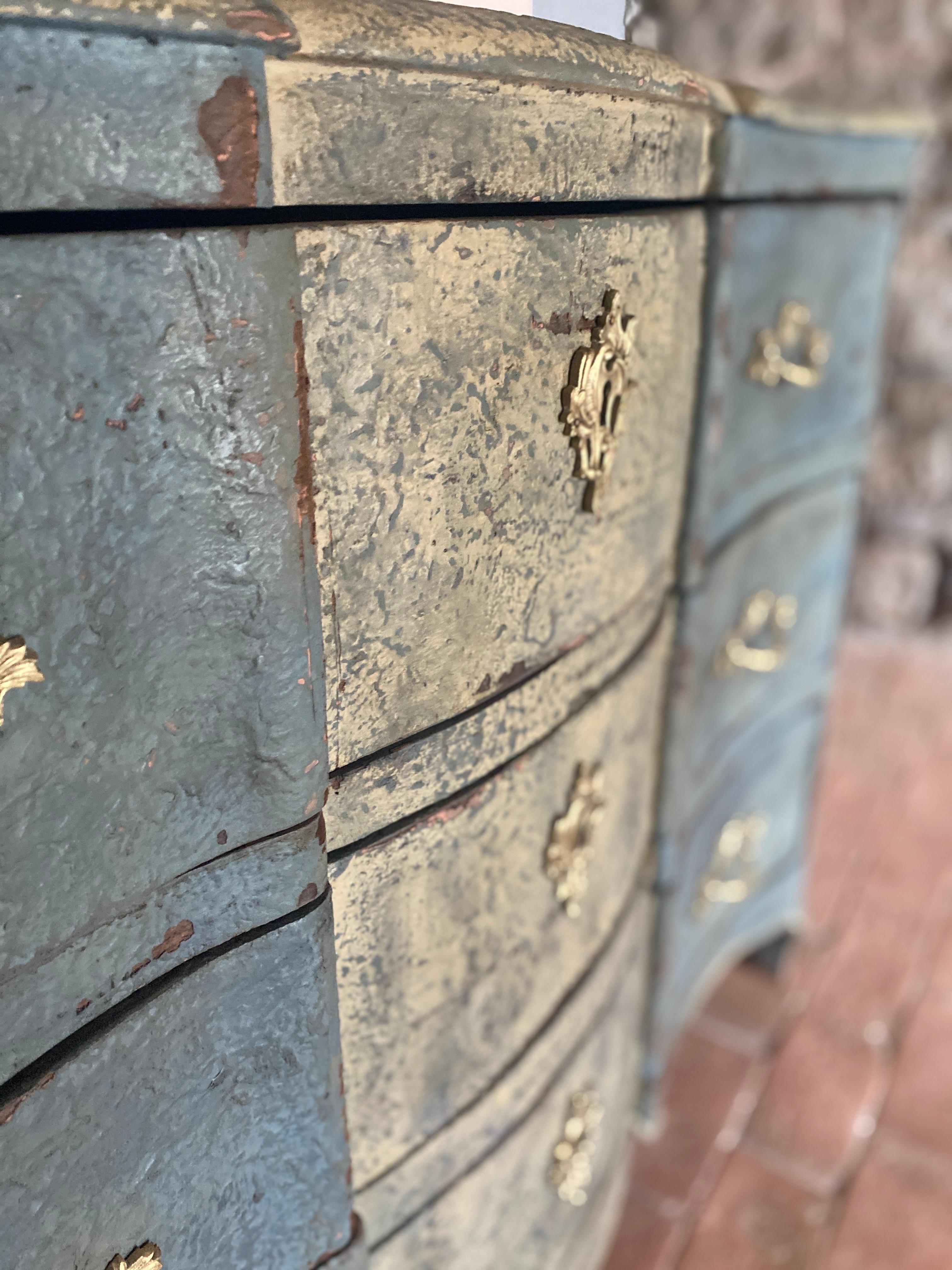 Belgian Louis XV galbée chest of drawers 2 Color patina 18th century  For Sale