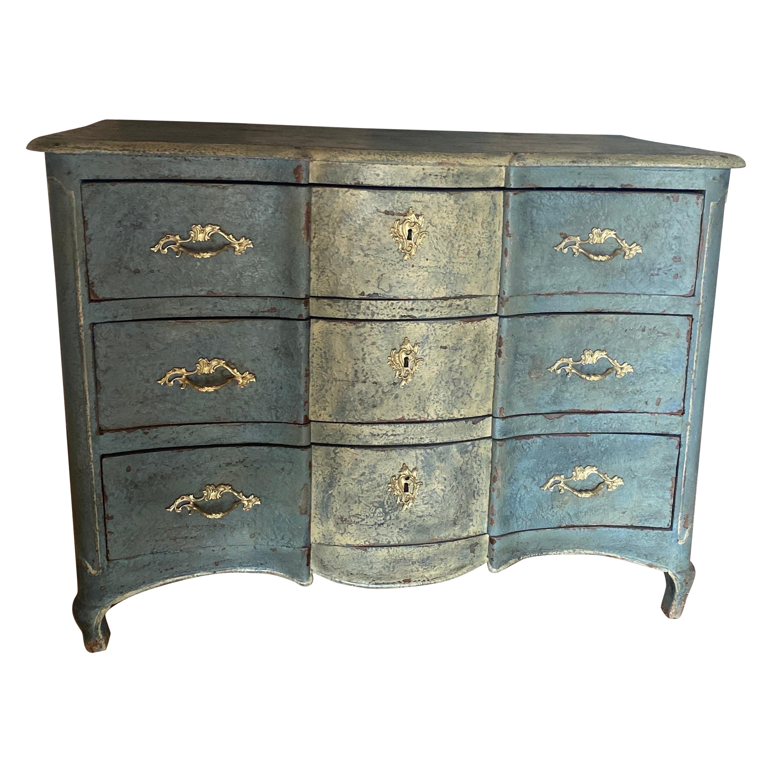 Commode galbée Louis XV 2 couleurs patine 18ème siècle en vente