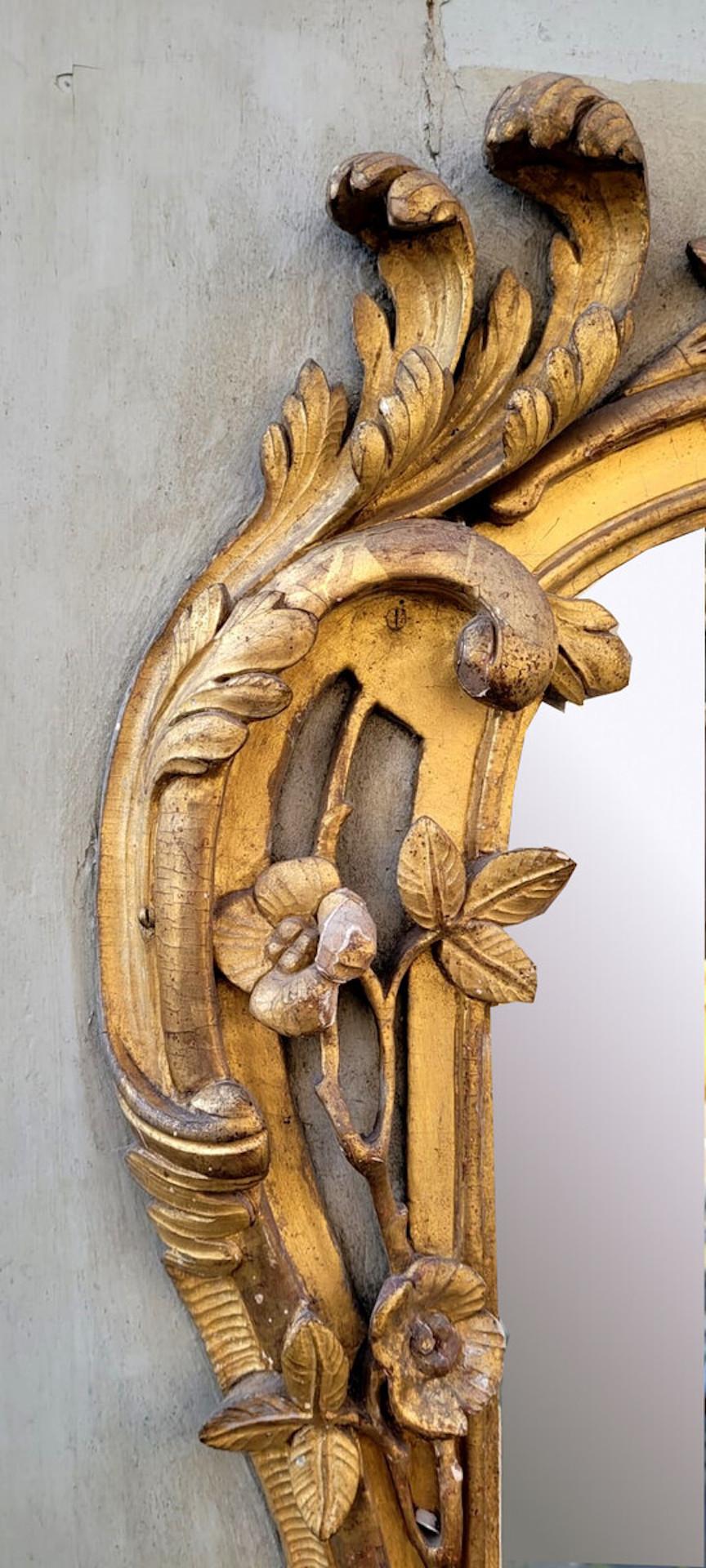 French Louis XV Gilded And Carved Wooden Trumeau - 18th Century For Sale