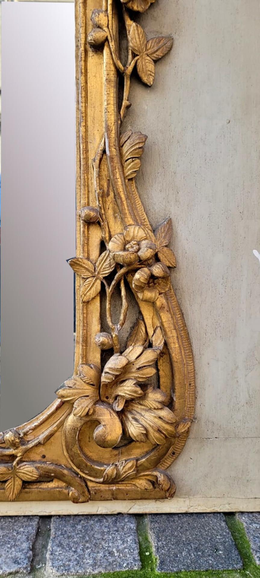 17th Century Louis XV Gilded And Carved Wooden Trumeau - 18th Century For Sale