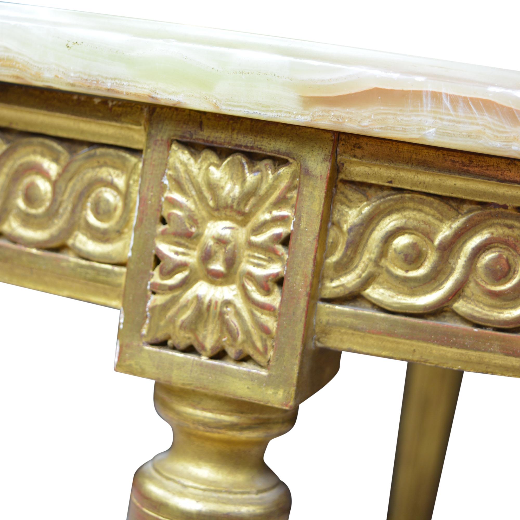 Polished Louis XV Gilded Round Coffee Table with Agata Onyx Stone Top For Sale