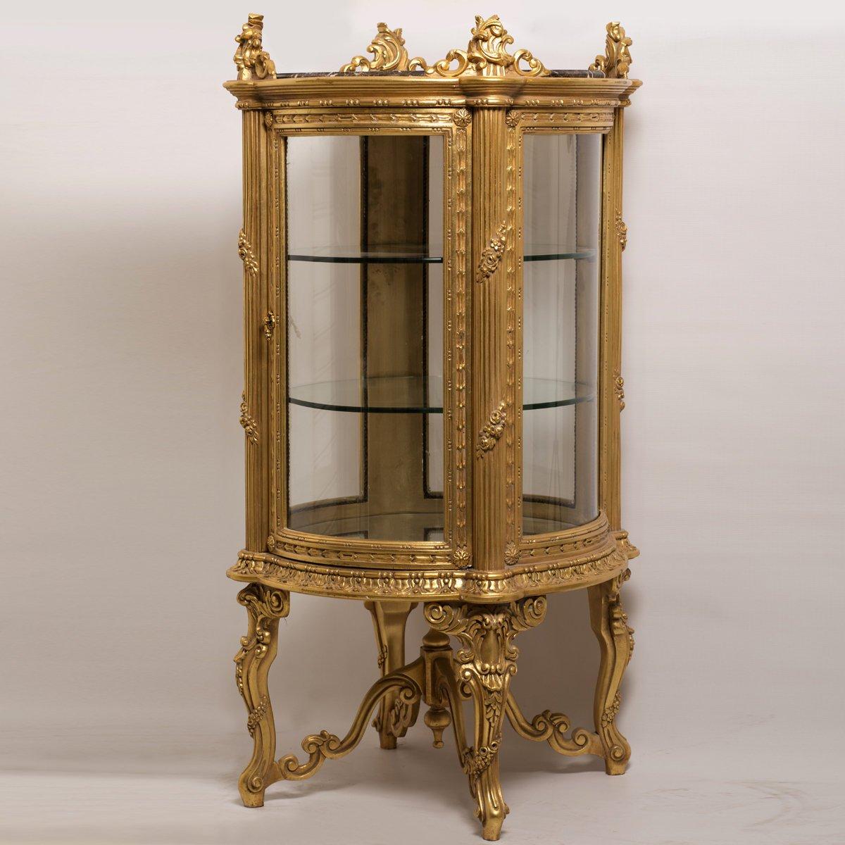 Louis XV Gilded Vitrine, 20th Century In Excellent Condition For Sale In London, GB