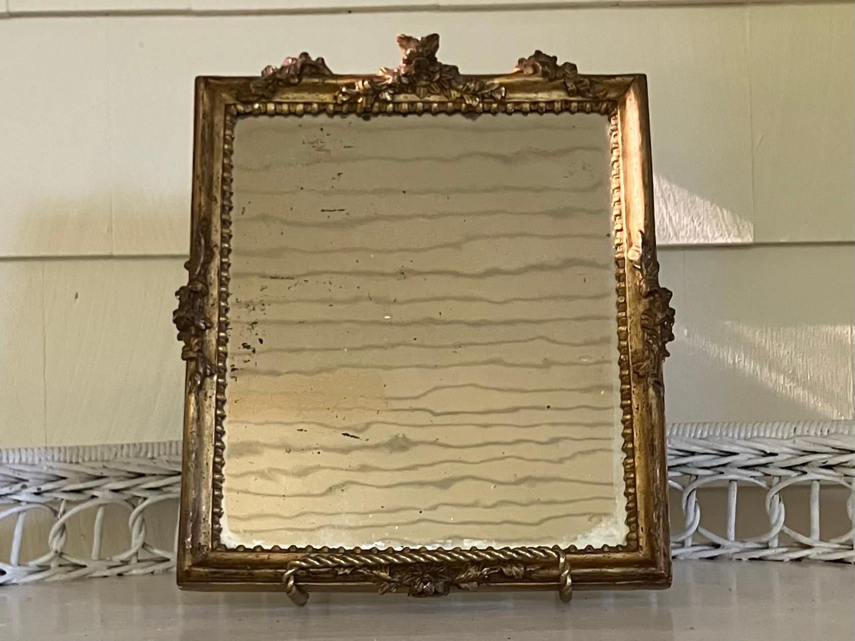 Miroir de Mercure Louis XV sculpté et doré Bon état - En vente à New York, NY