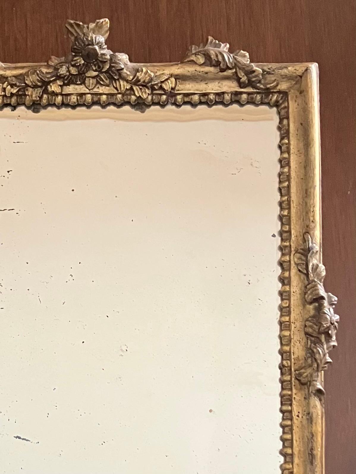 Miroir de Mercure Louis XV sculpté et doré en vente 2