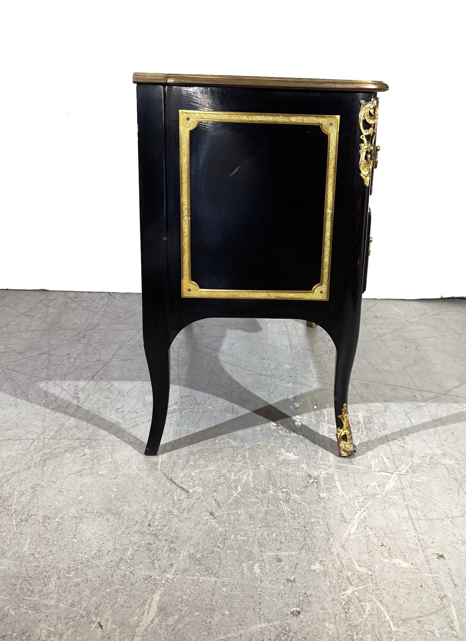 Louis XV Gilt Decorated Commode / Chest of Drawers Francés en venta