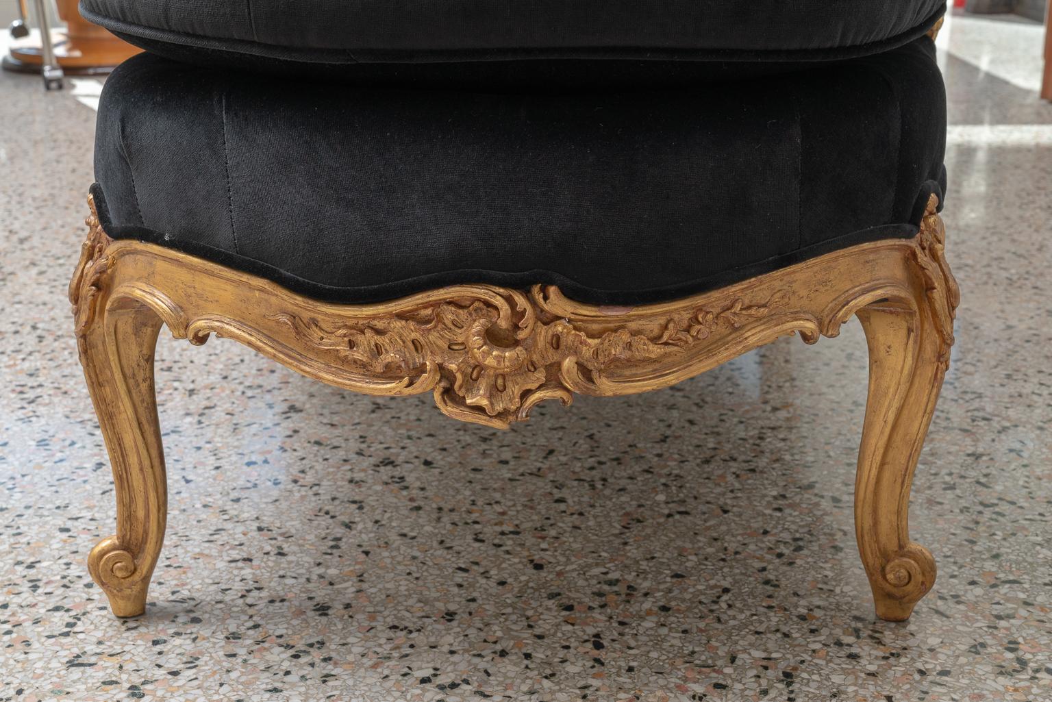 Louis XV Giltwood Chaise For Sale 4