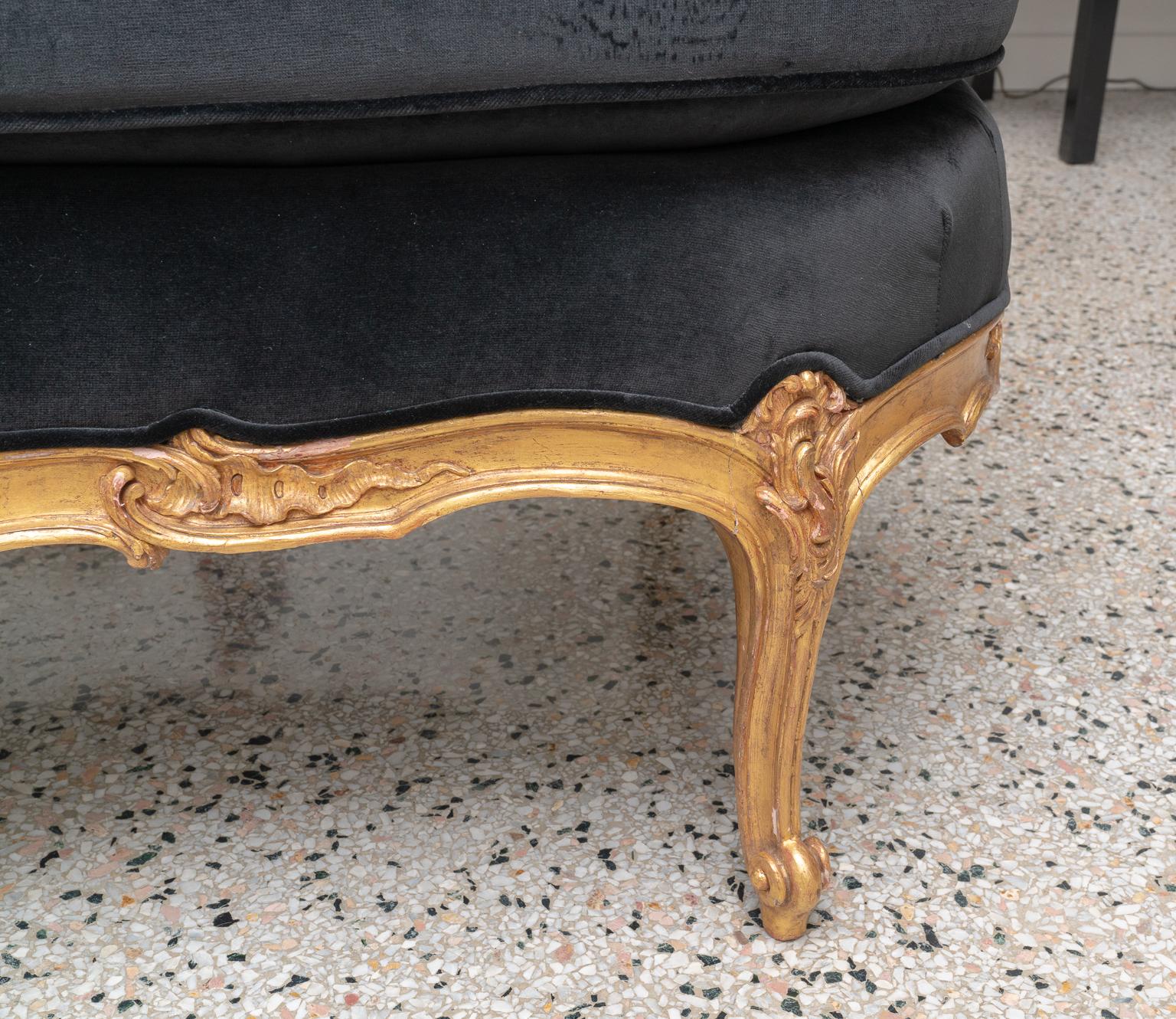 Louis XV Giltwood Chaise For Sale 11
