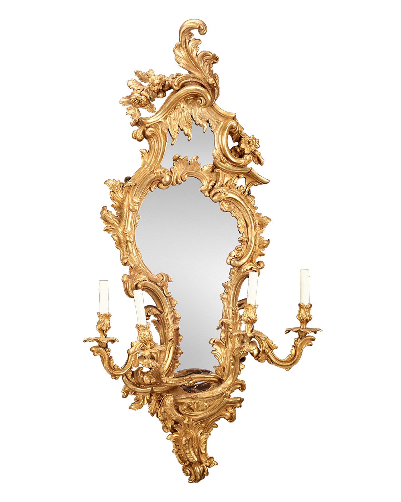 Français Girandoles à miroir en bois doré Louis XV en vente