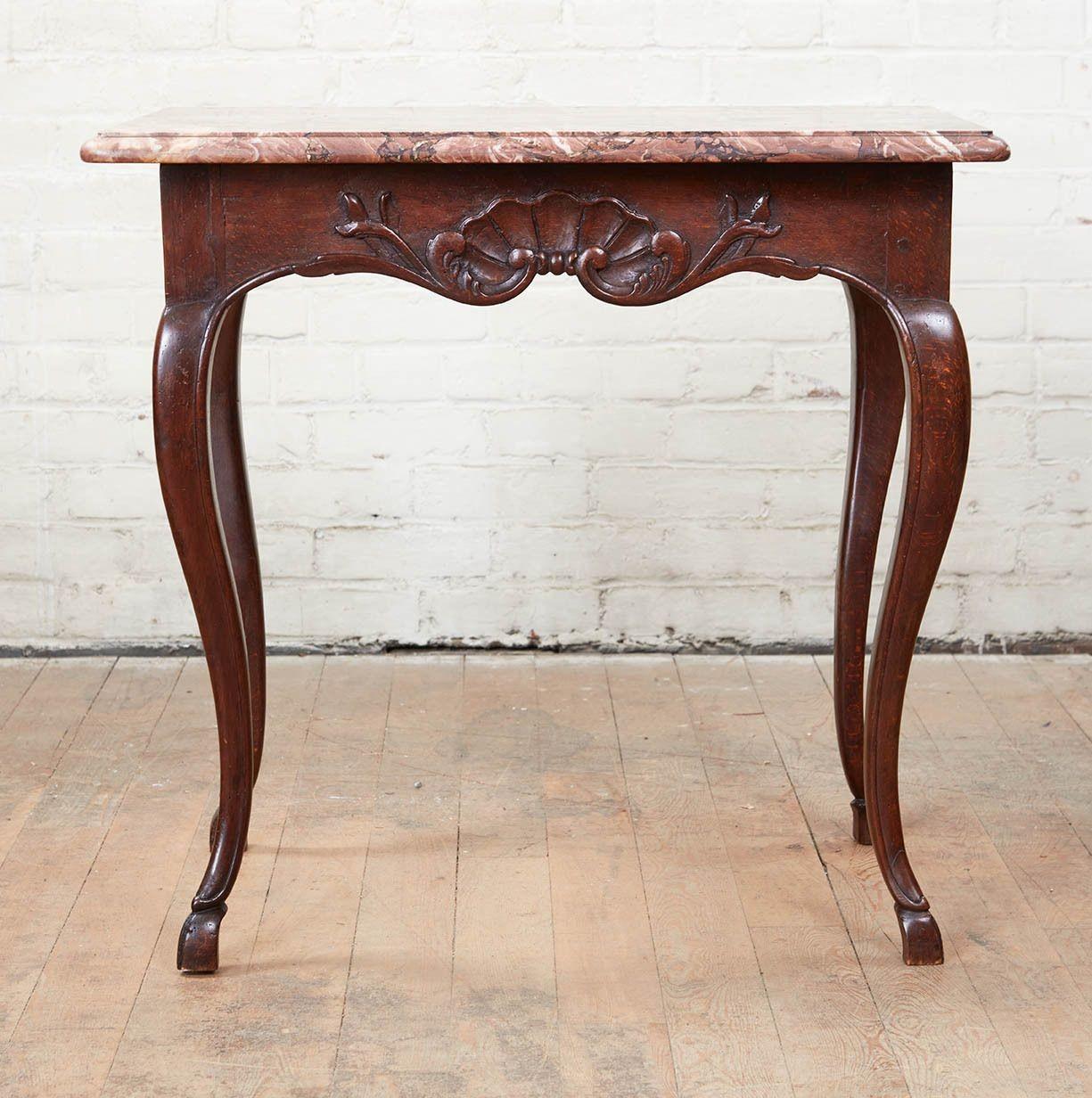 Français Table à pied en sabot Louis XV en vente