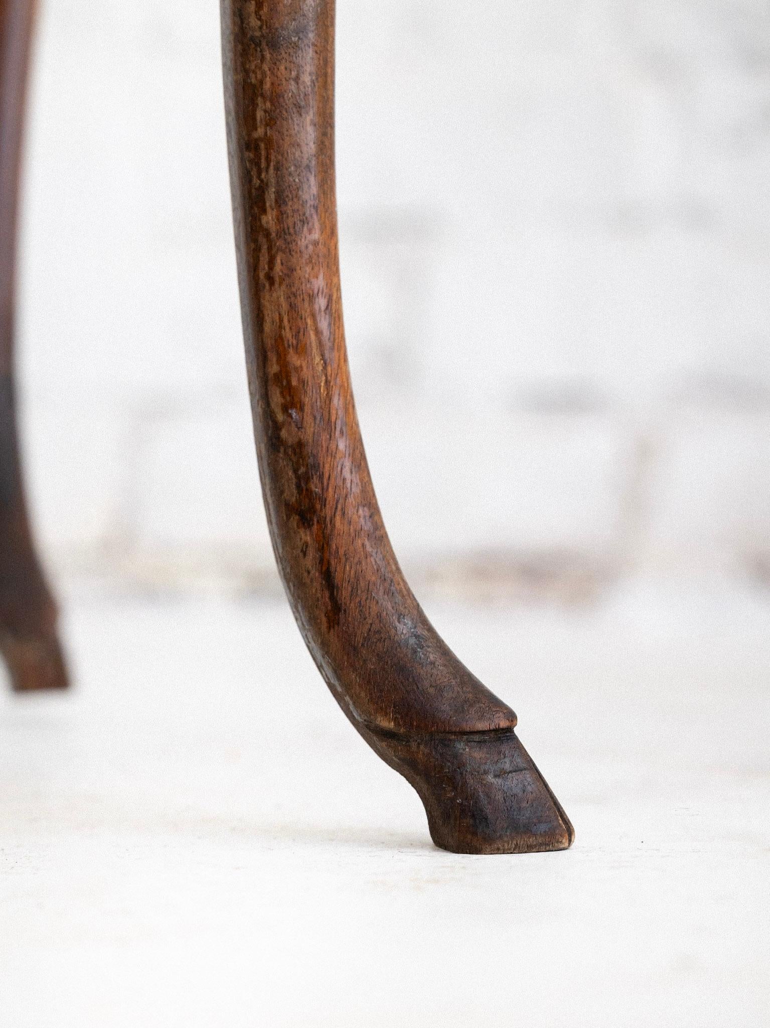 Louis XV Beistelltisch mit Intarsien aus Holz und Marmor im Angebot 3