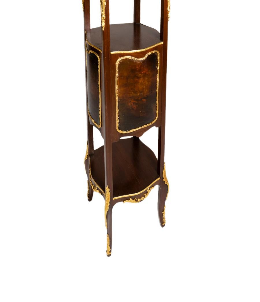 Jardinera Luis XV con Paneles de Vernis Martin, Ormolu, Siglo XX siglo XX en venta