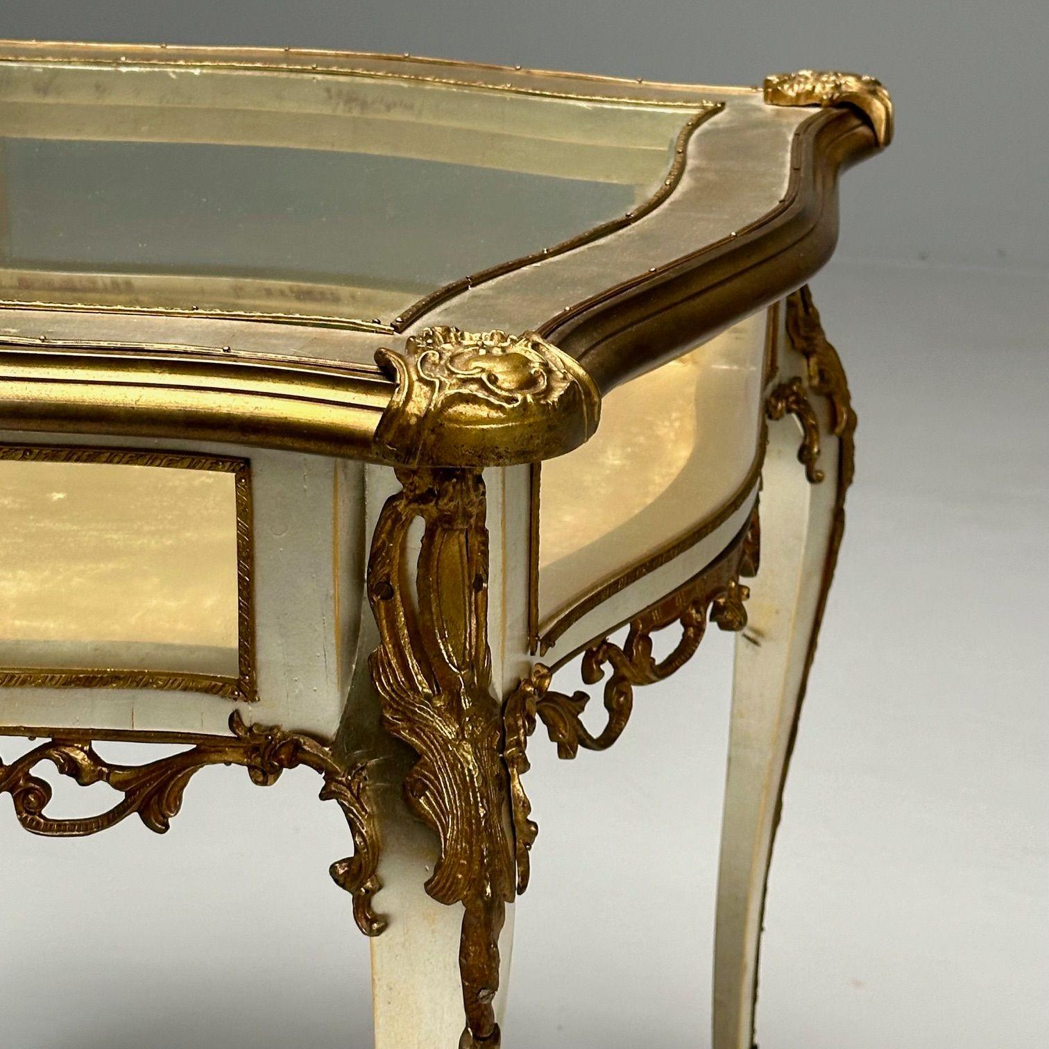 Louis XV, Jewelry Showcase, Vitrine Table, Walnut, Bronze, Gilt, 1920s For Sale 2