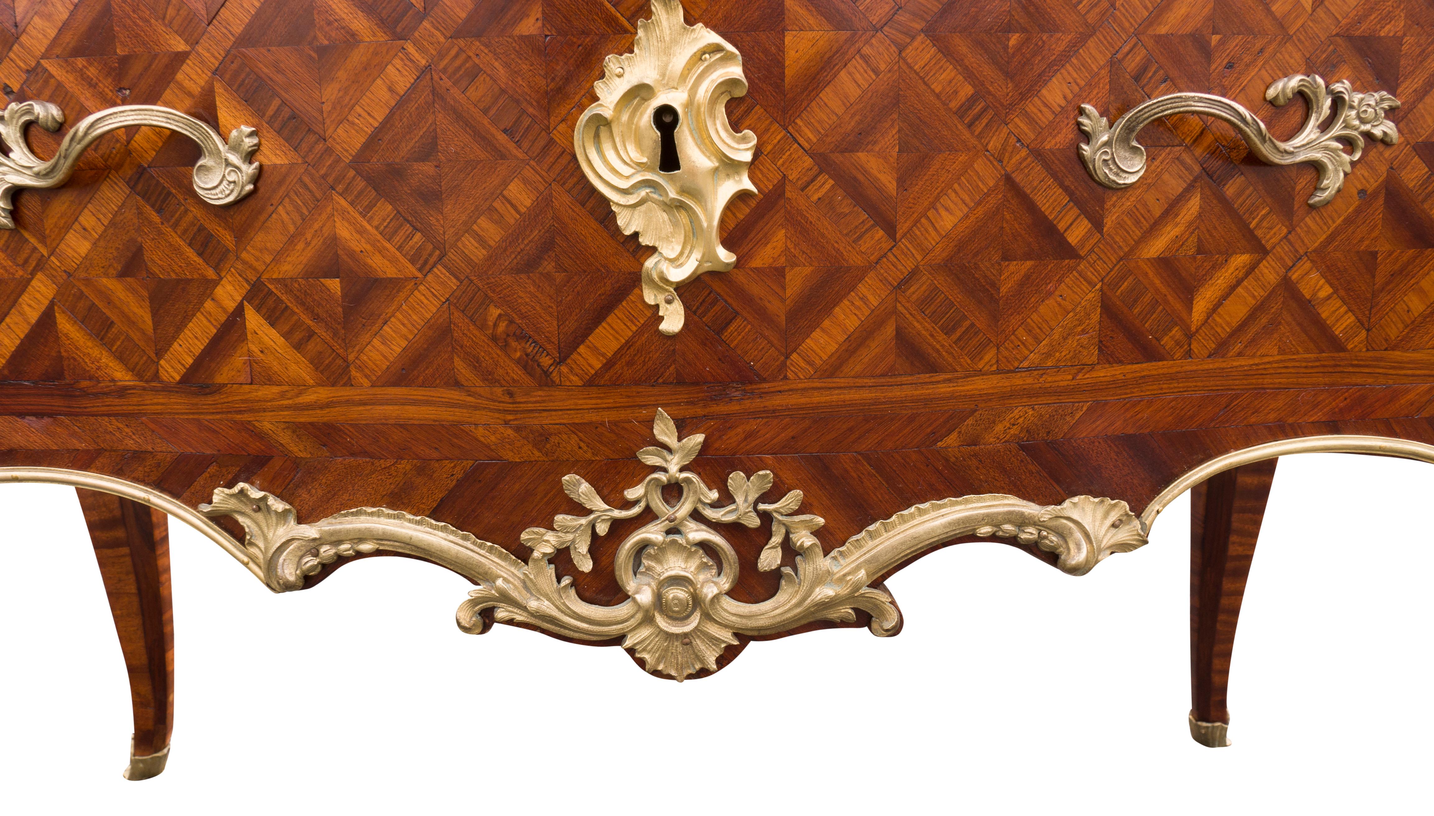 Commode Louis XV en bois de violette et parqueterie en vente 12