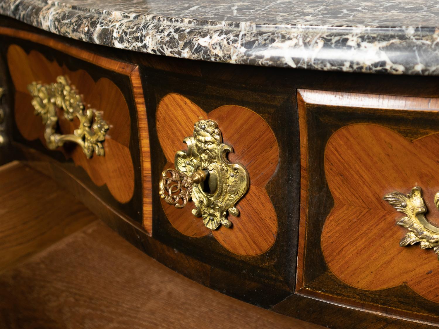 Metal Louis XV Kingwood Bombé Chest of Drawers, 19th Century For Sale