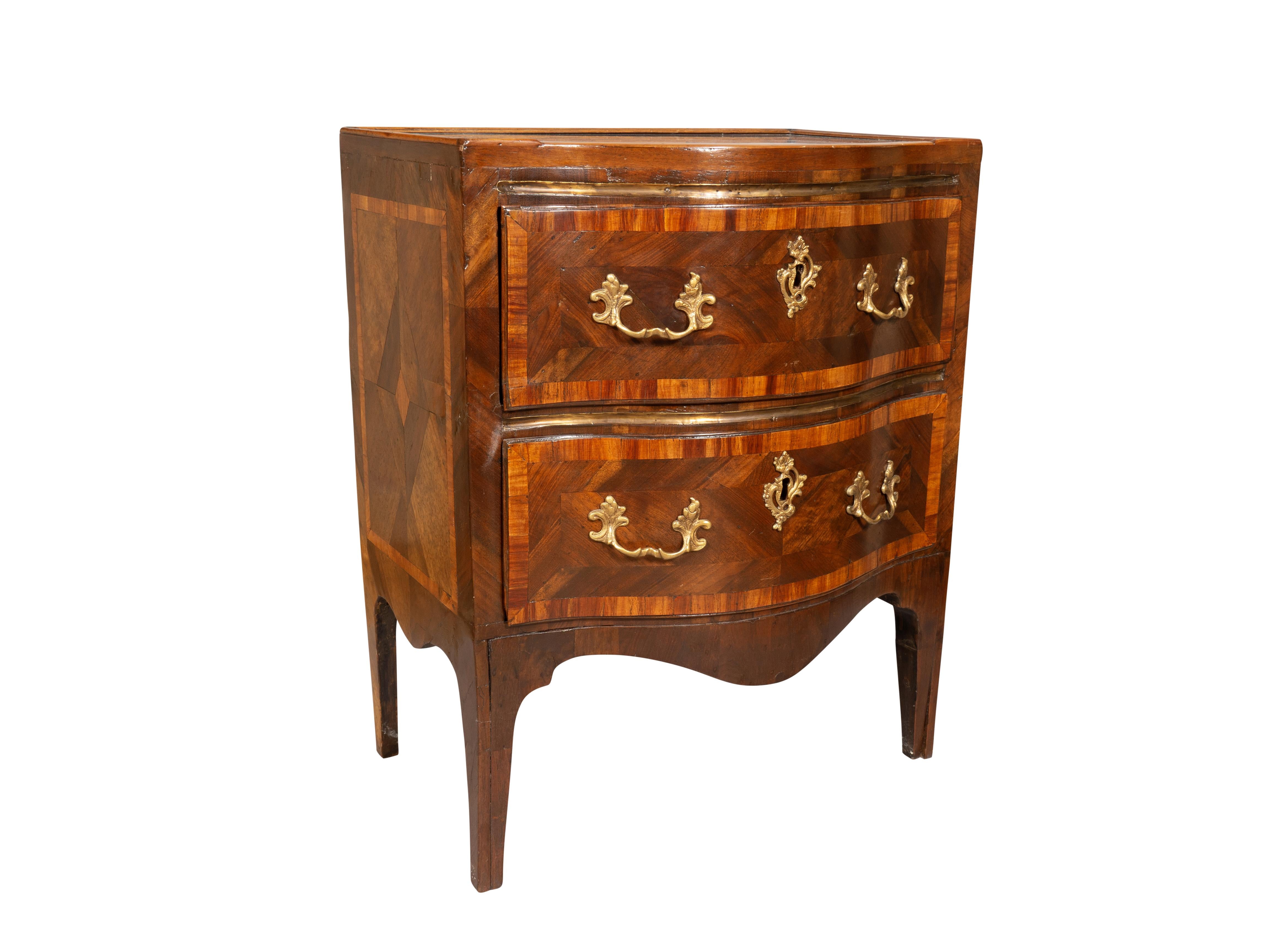 Francese Commode in legno di Re Luigi XV in vendita