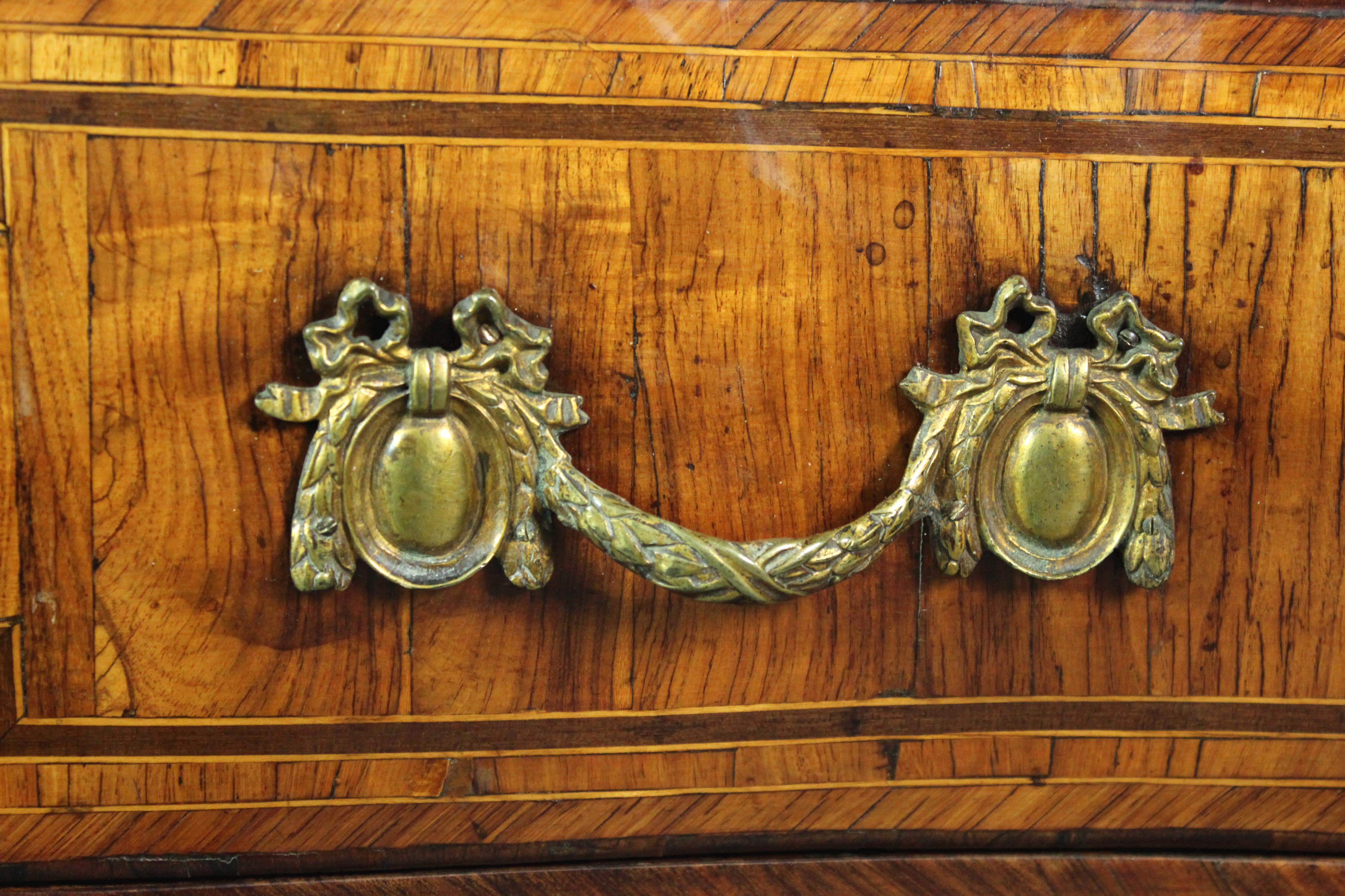 Louis XV Kingwood Commode In Good Condition For Sale In Bradford-on-Avon, Wiltshire