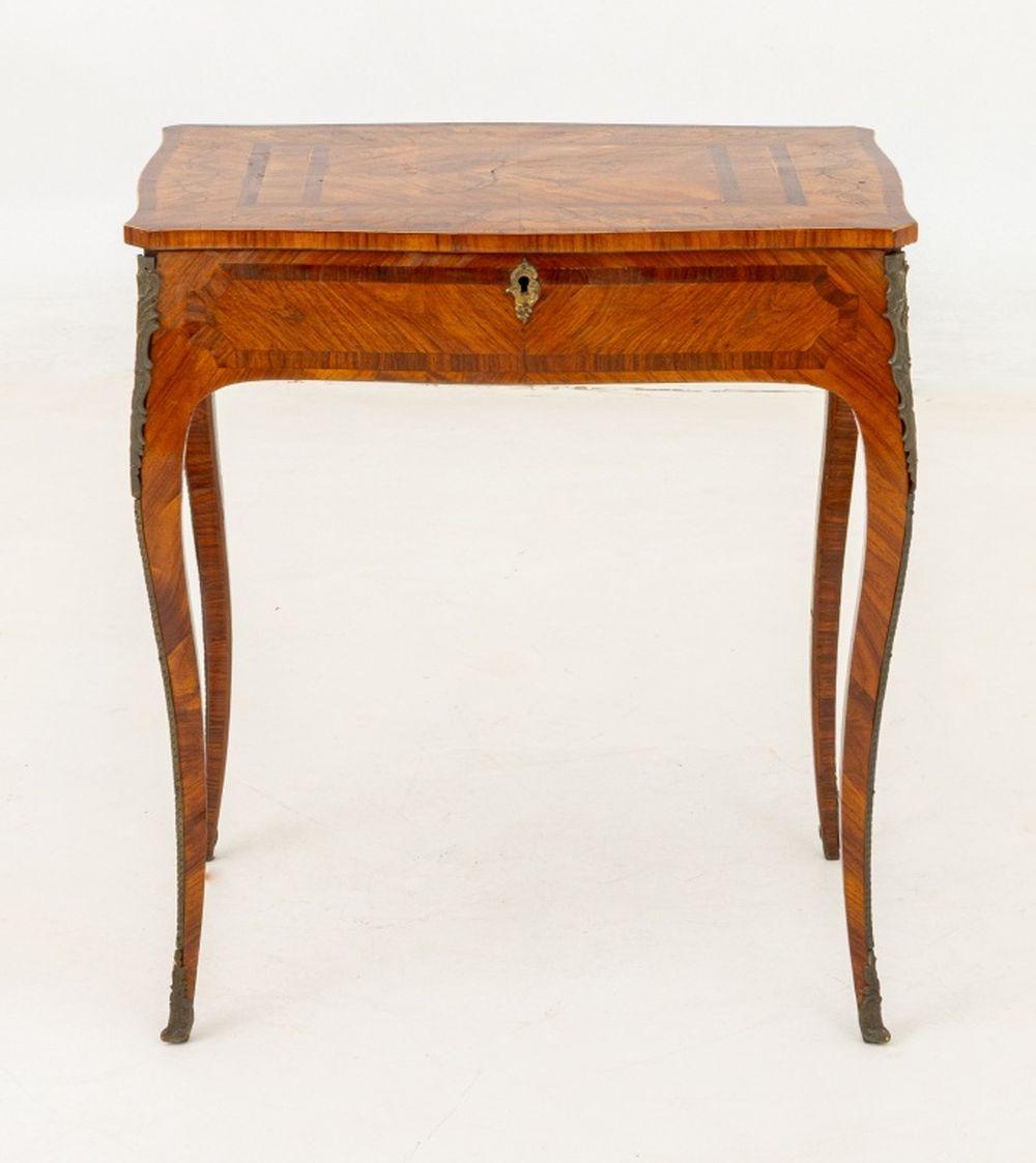 Poudreuse de parquet de madera de rey Luis XV Francés en venta