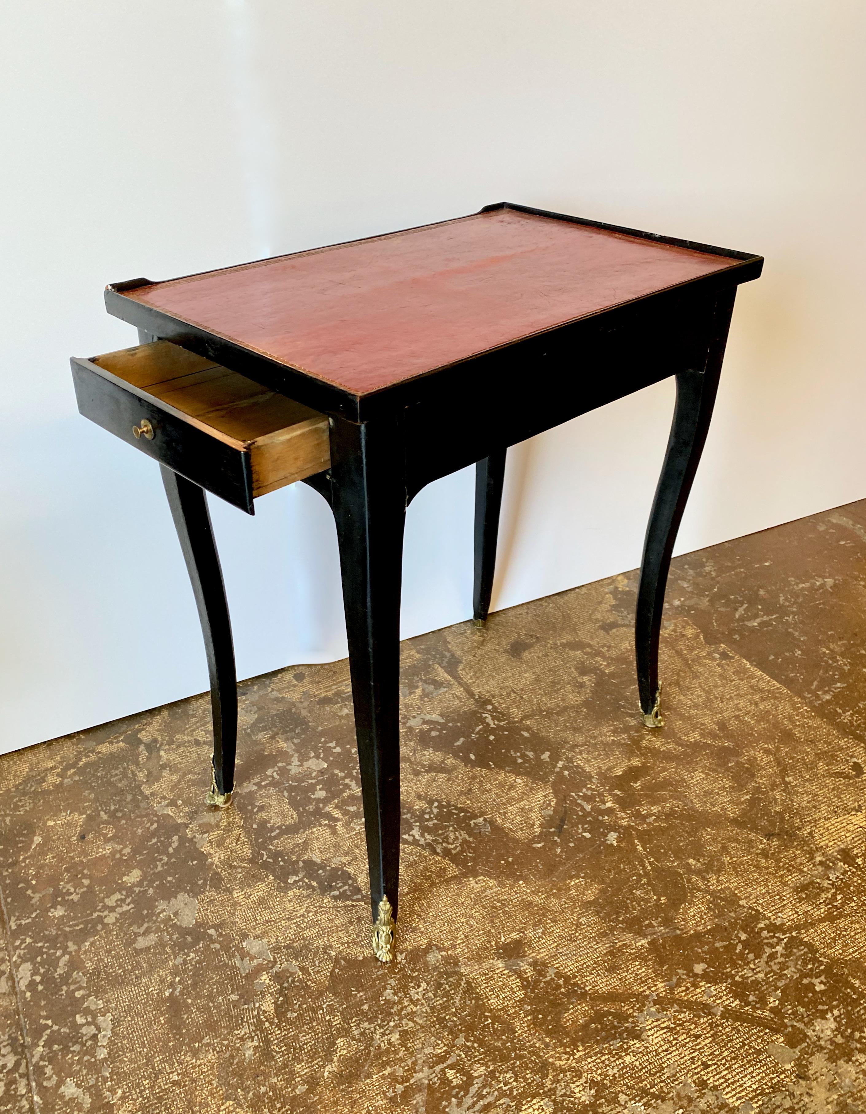 18th Century Louis XV Lacquered End Table For Sale