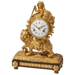 Kaminuhr mit Löwenmotiv aus vergoldeter Bronze im Stil Ludwigs XV., um 1770