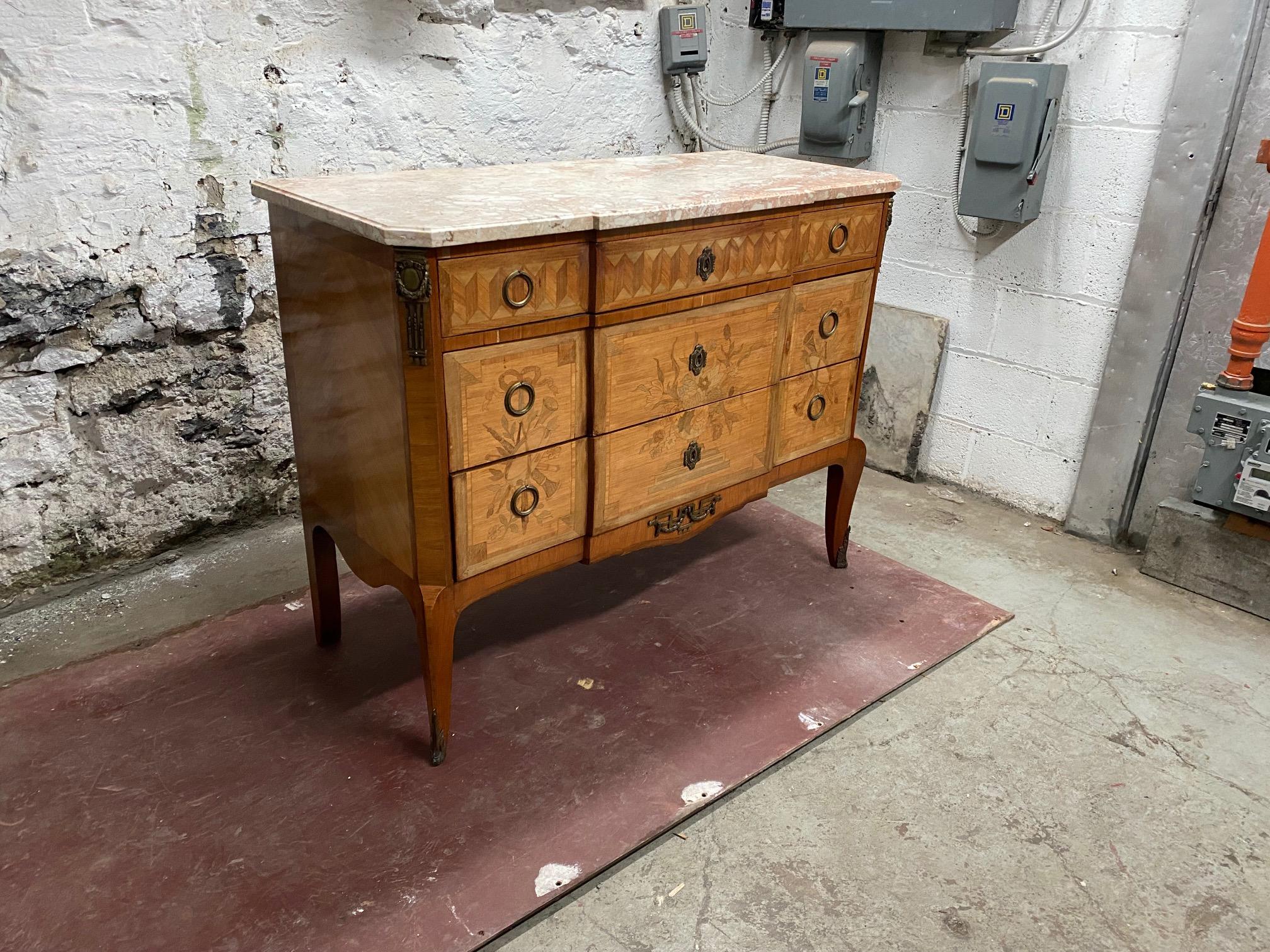 Walnut Louis XV-Louis XVI Transition Style Marquetry Inlaid Commode For Sale