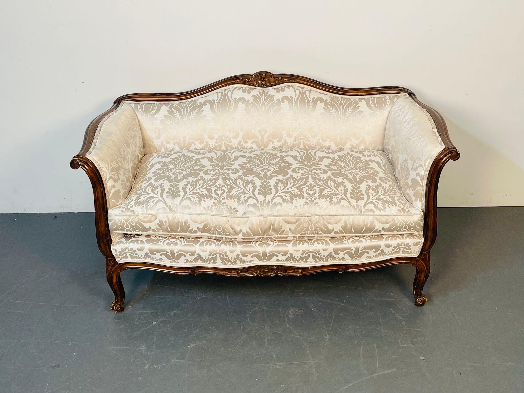 French Louis XV Mahogany Carved Settee, Canape / Sofa, Floral Silk Upholstery For Sale