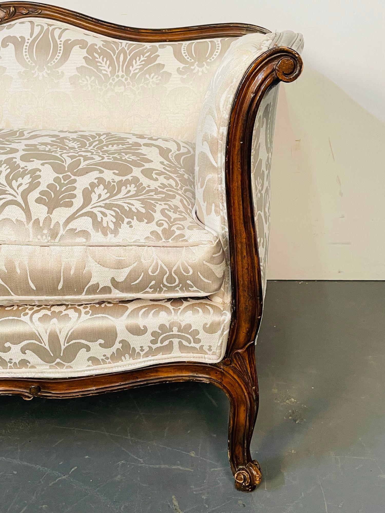 Louis XV Mahogany Carved Settee, Canape / Sofa, Floral Silk Upholstery For Sale 3