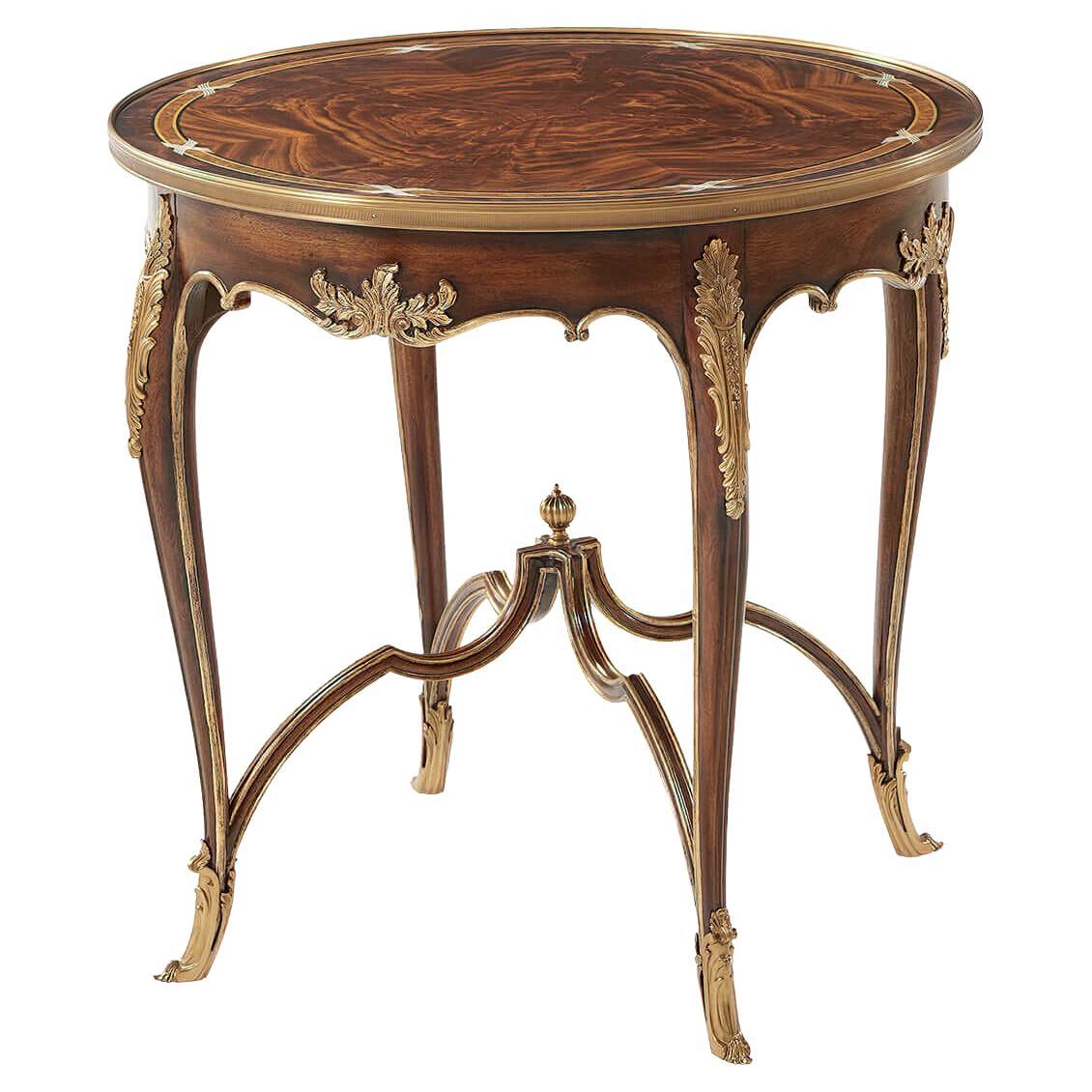 Table d'appoint en acajou de style Louis XV