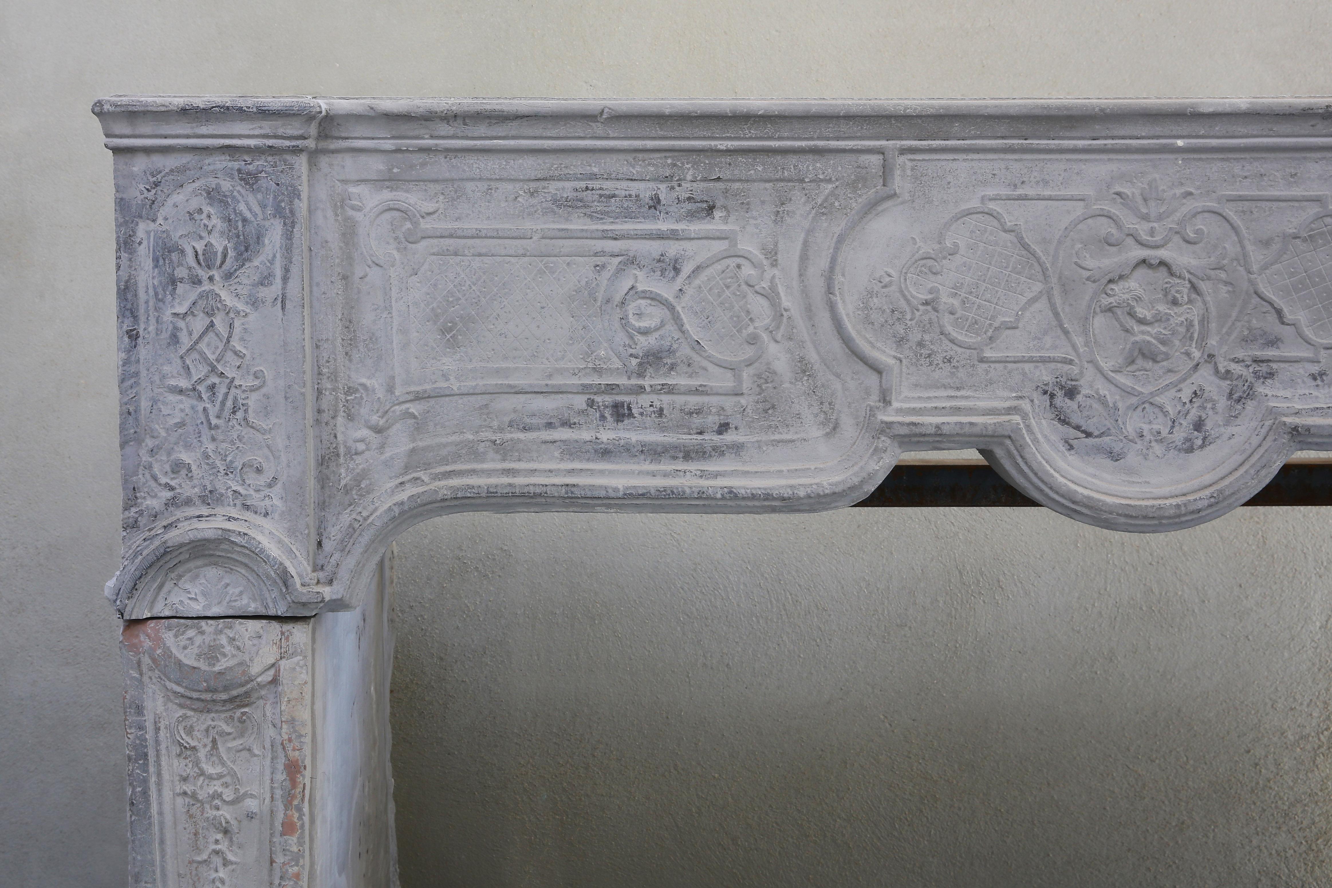 Louis XV Mantel Piece from the 19th Century In Good Condition In Made, NL