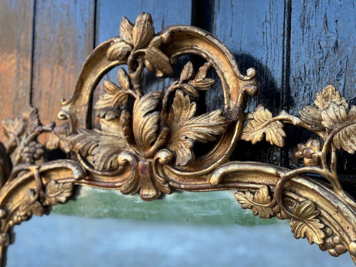 Louis XV Mirror In Carved And Gilded Wood With Parecloses In Good Condition For Sale In Honnelles, WHT