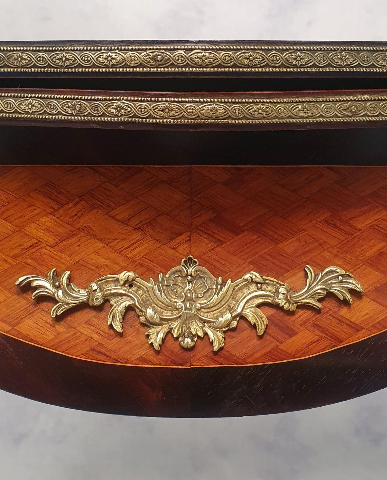 Louis XV. Napoleon III. Spieltisch, Intarsien, Palisanderholz und Palisanderholz, 19. Jahrhundert im Angebot 5