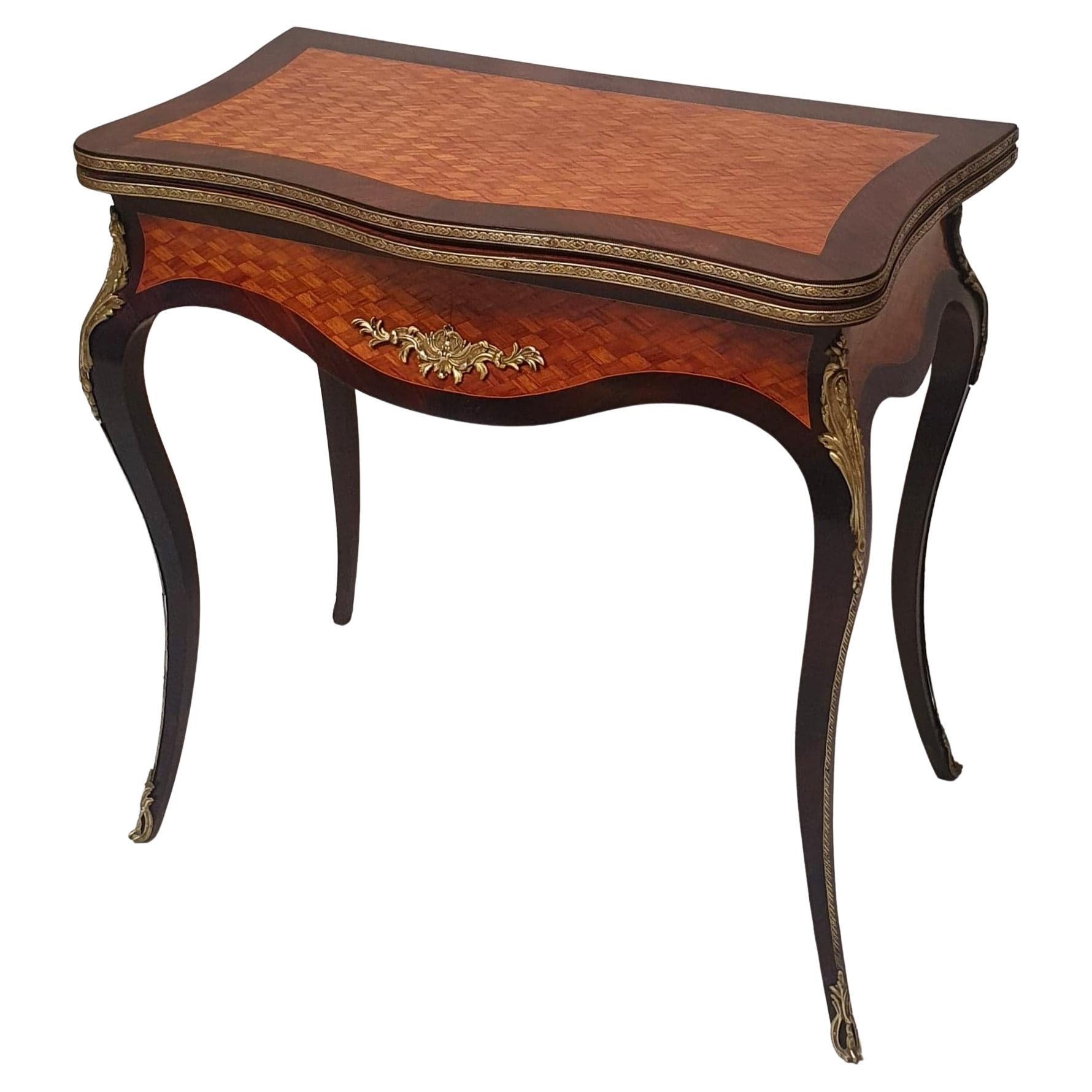 Table à jeux Louis XV Napoléon III, marqueterie, palissandre et bois de rose, 19ème C.