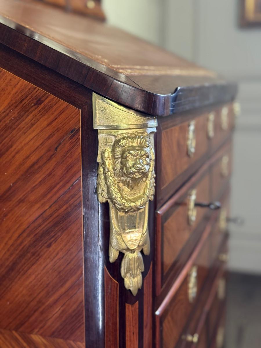 Gabinete notarial Luis XV en chapa de madera, estampado con Nicolas Petit Siglo XVIII en venta 2