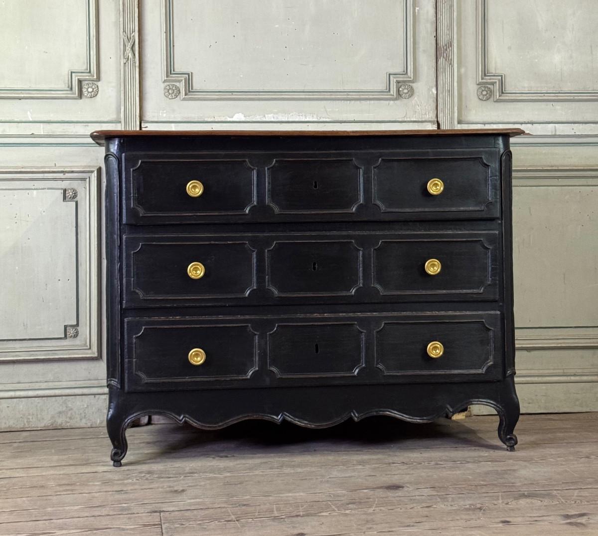 Cómoda Luis XV de roble, pátina negra, siglo XVIII en venta 3