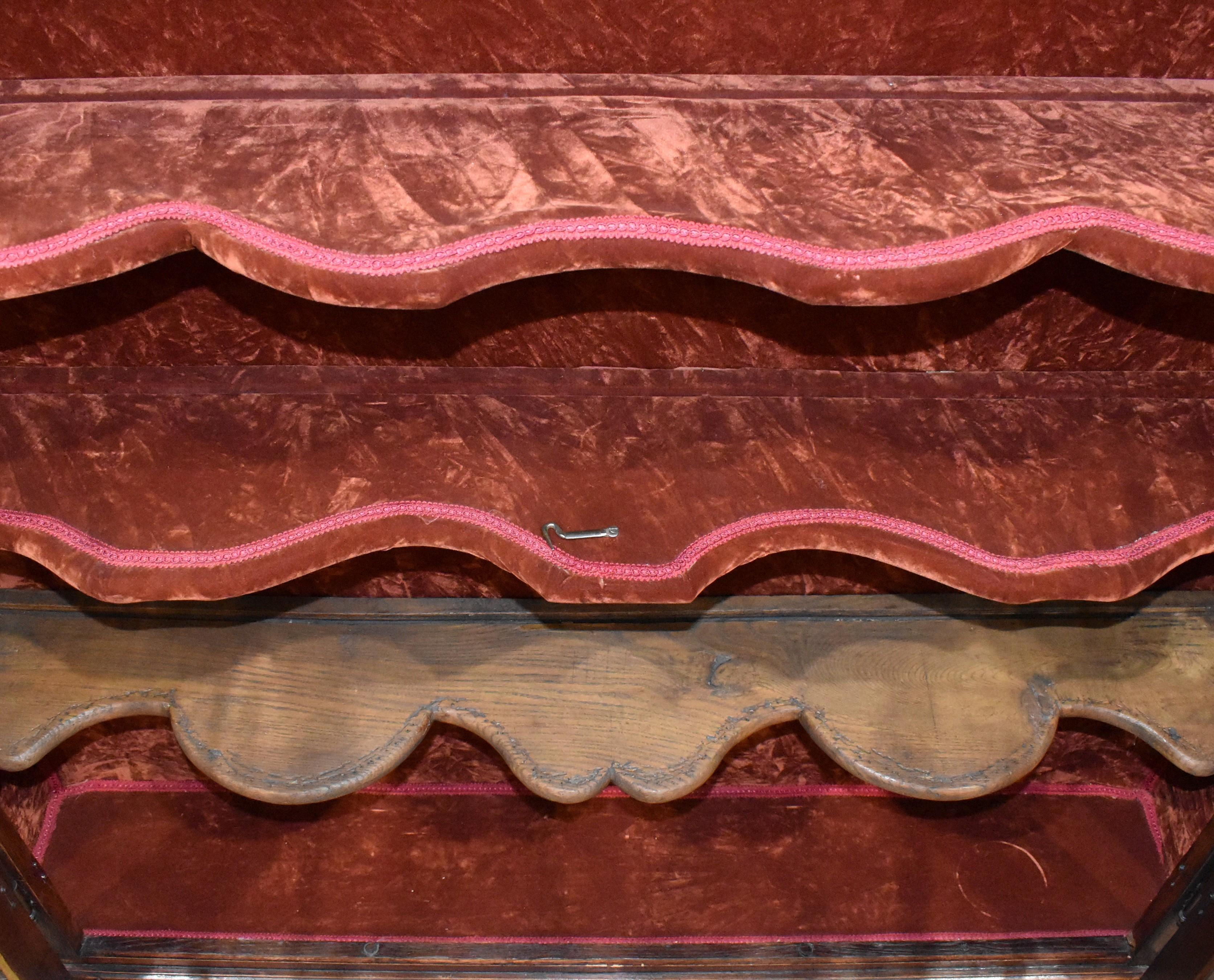 Louis XV Oak Display Cabinet, circa 1780 For Sale 2