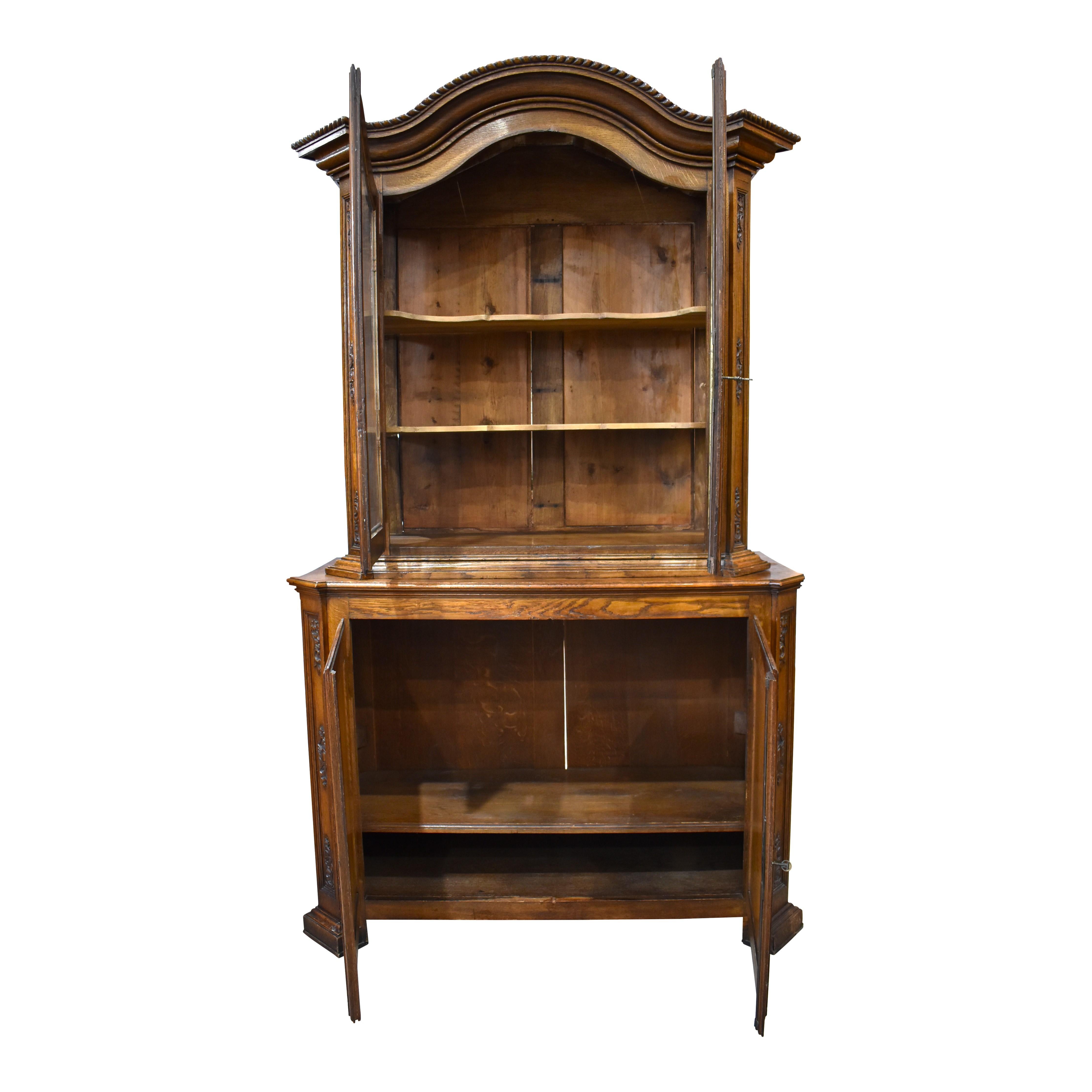 Intagliato Mobiletto con conchiglia in Oak Luigi XV, 1885 circa in vendita