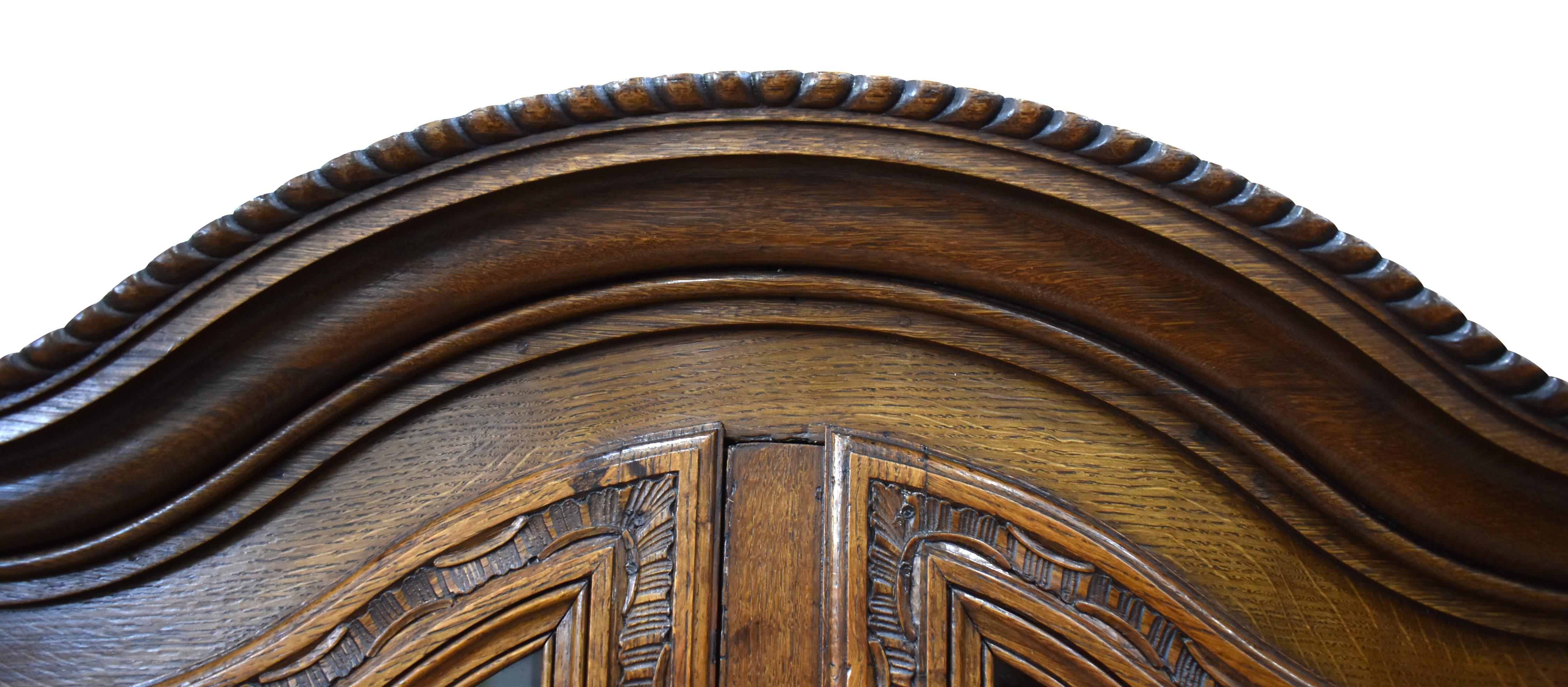 Mobiletto con conchiglia in Oak Luigi XV, 1885 circa In condizioni buone in vendita a Evergreen, CO