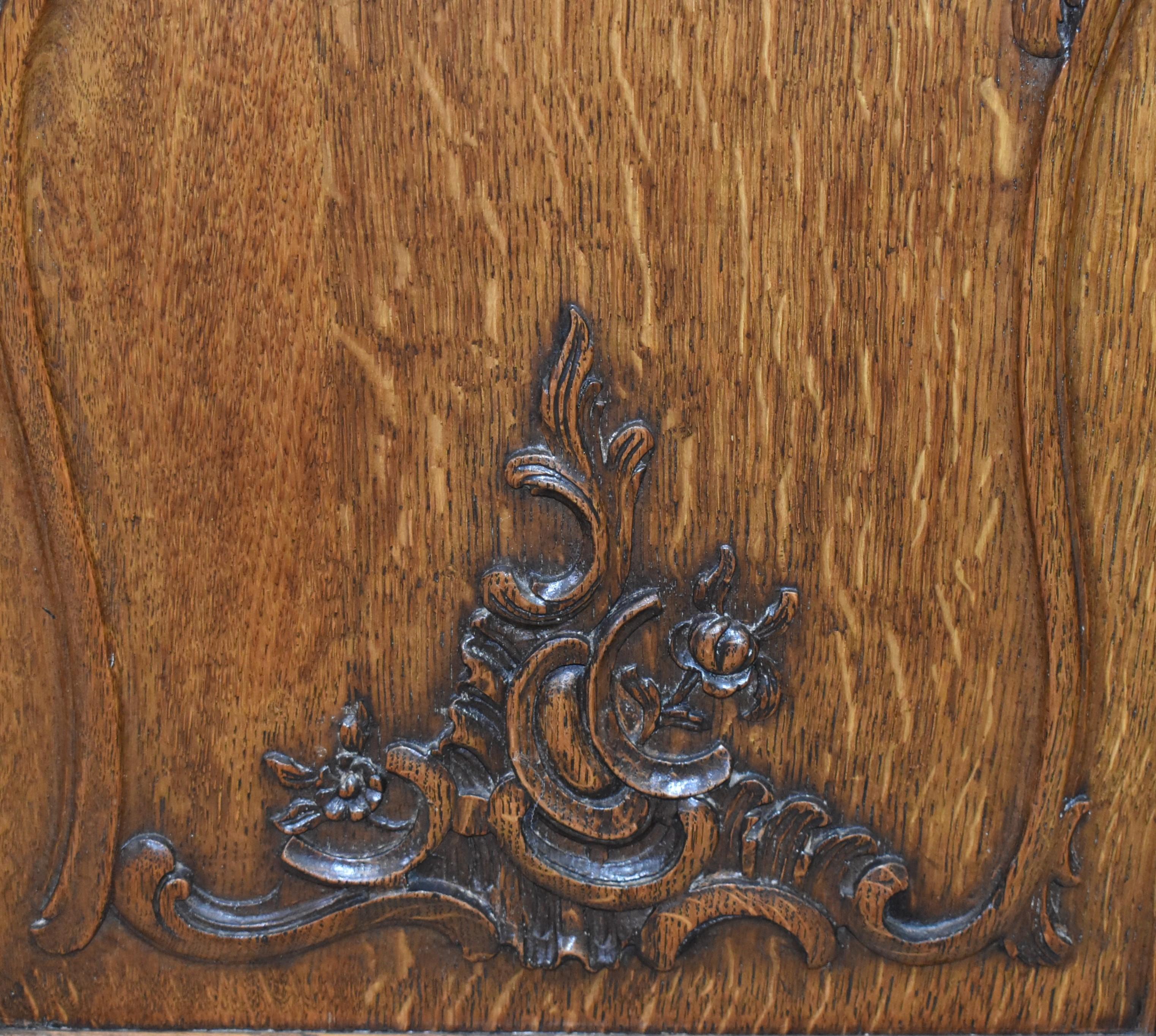 Vetro Mobiletto con conchiglia in Oak Luigi XV, 1885 circa in vendita