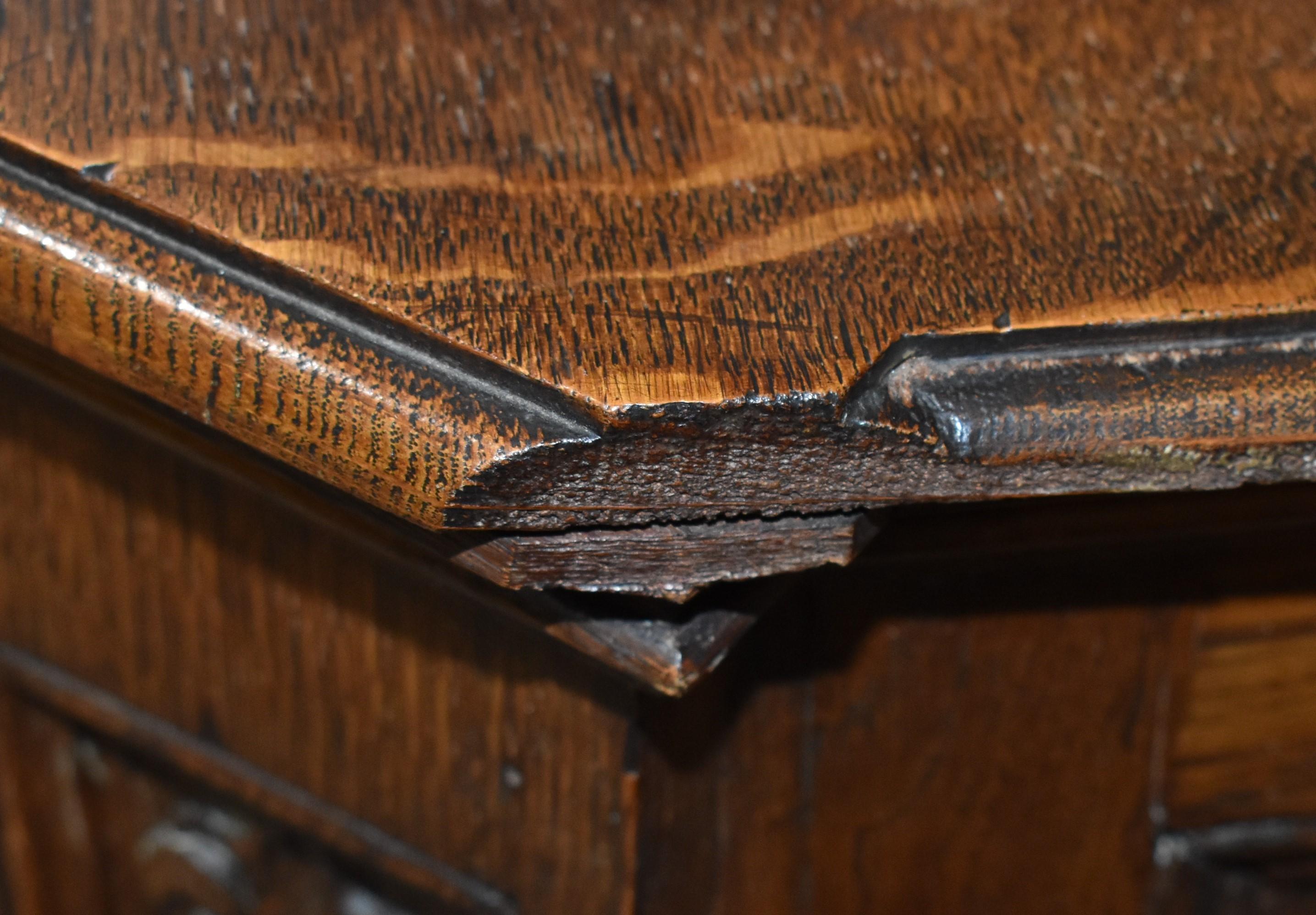 Mobiletto con conchiglia in Oak Luigi XV, 1885 circa in vendita 2