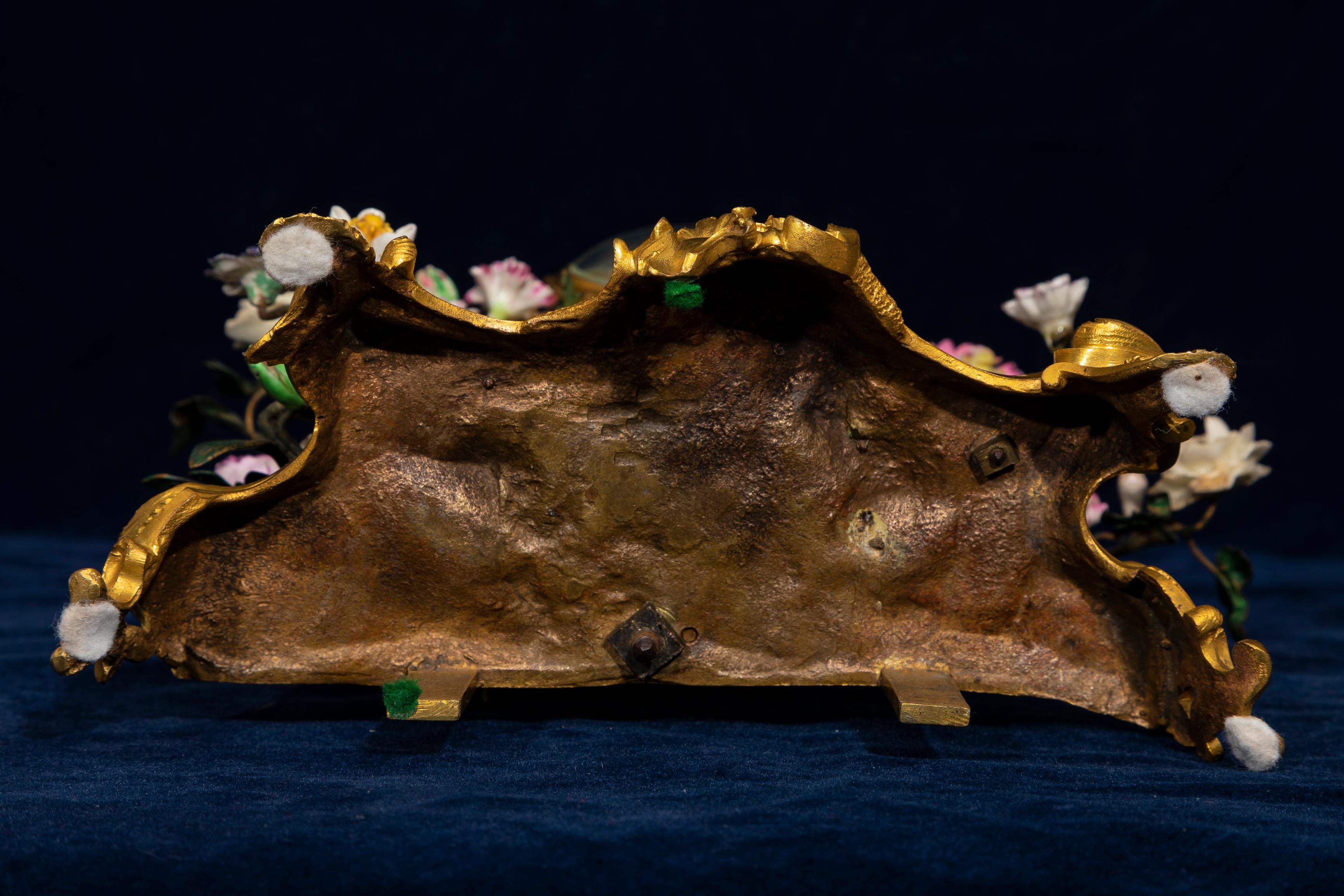Louis XV Ormolu Mntd. Meissen Porcelain Chinoiserie Elephant Clock w/ Snail For Sale 12