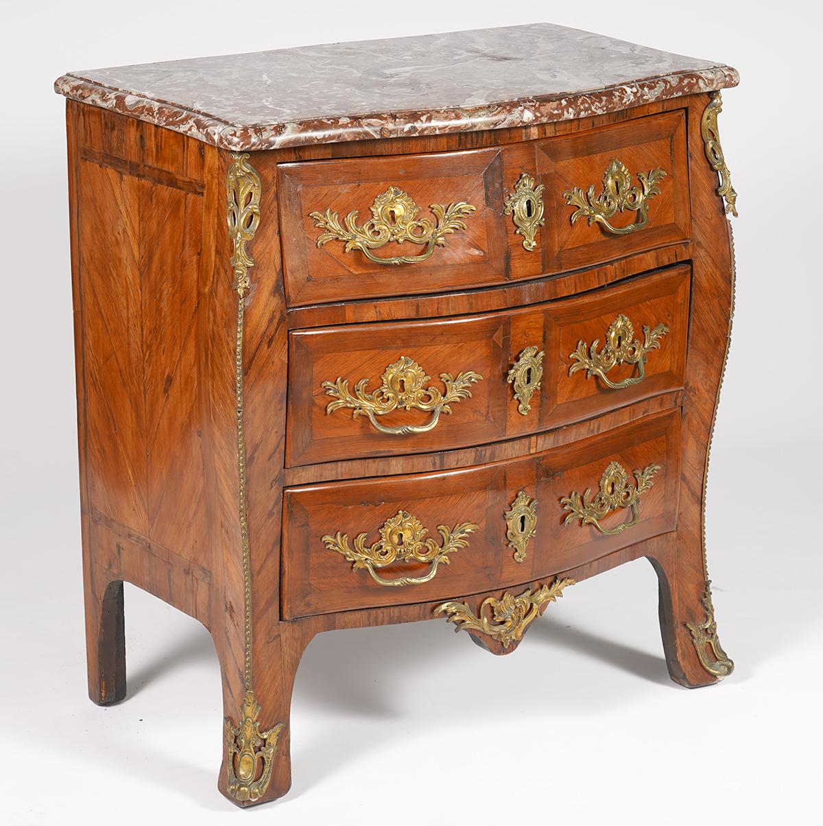 Louis XV Ormolu Mounted Serpentine Front Kingwood and Tulipwood Commode, 18th C In Good Condition In Ft. Lauderdale, FL