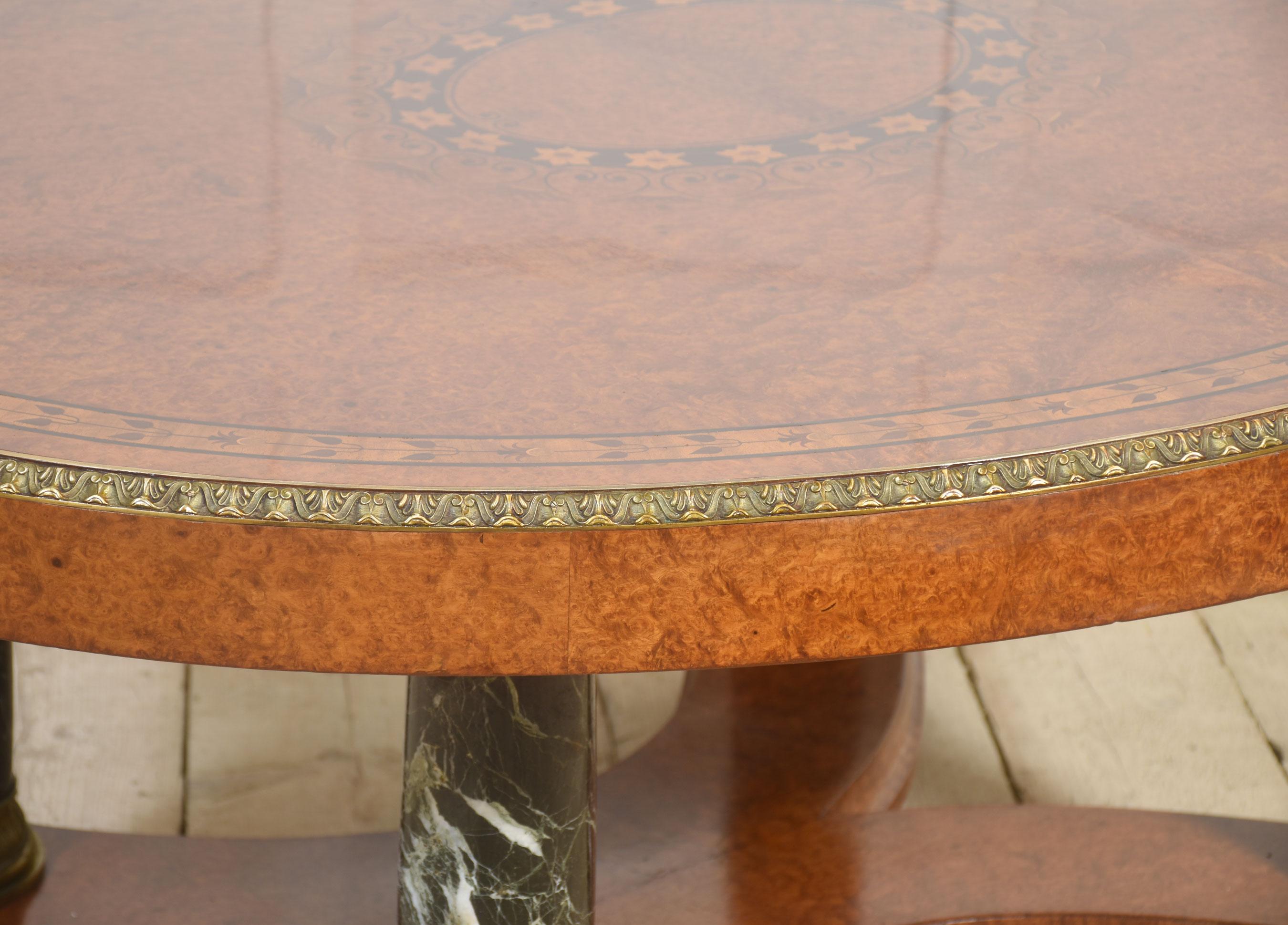 Louis XV oval inlaid center table In Good Condition For Sale In Cheshire, GB