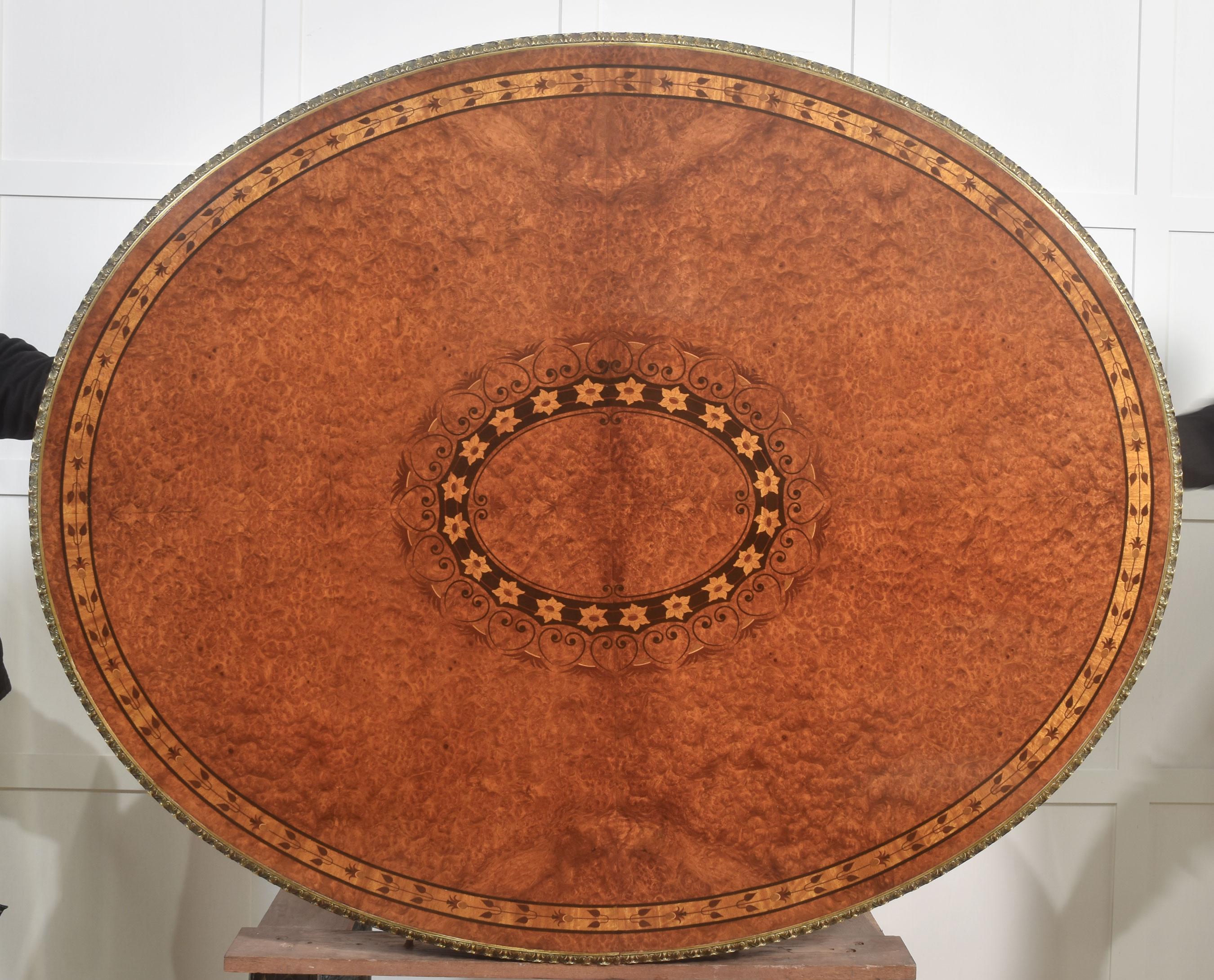 Louis XV oval inlaid center table For Sale 3