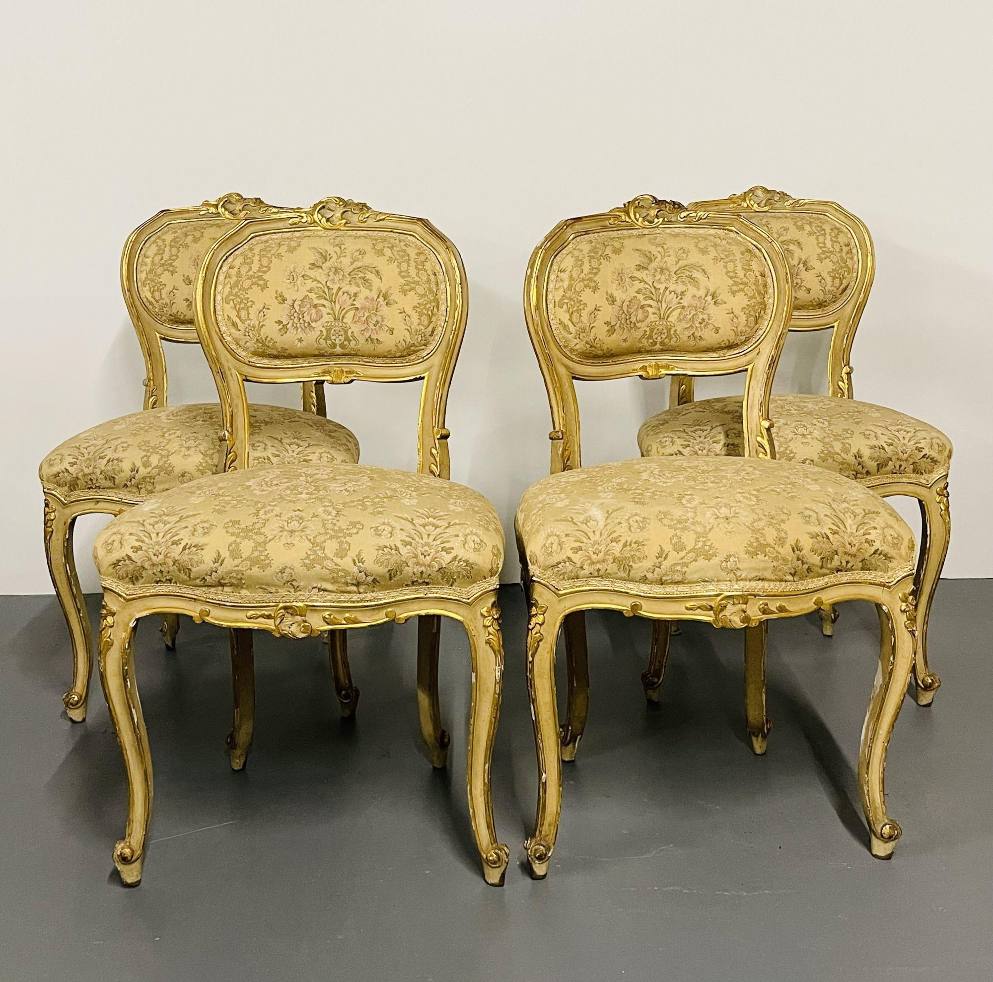 Suite de salon peinte de style Louis XV, banquette, 4 chaises d'appoint, table centrale, piédestal en vente 1