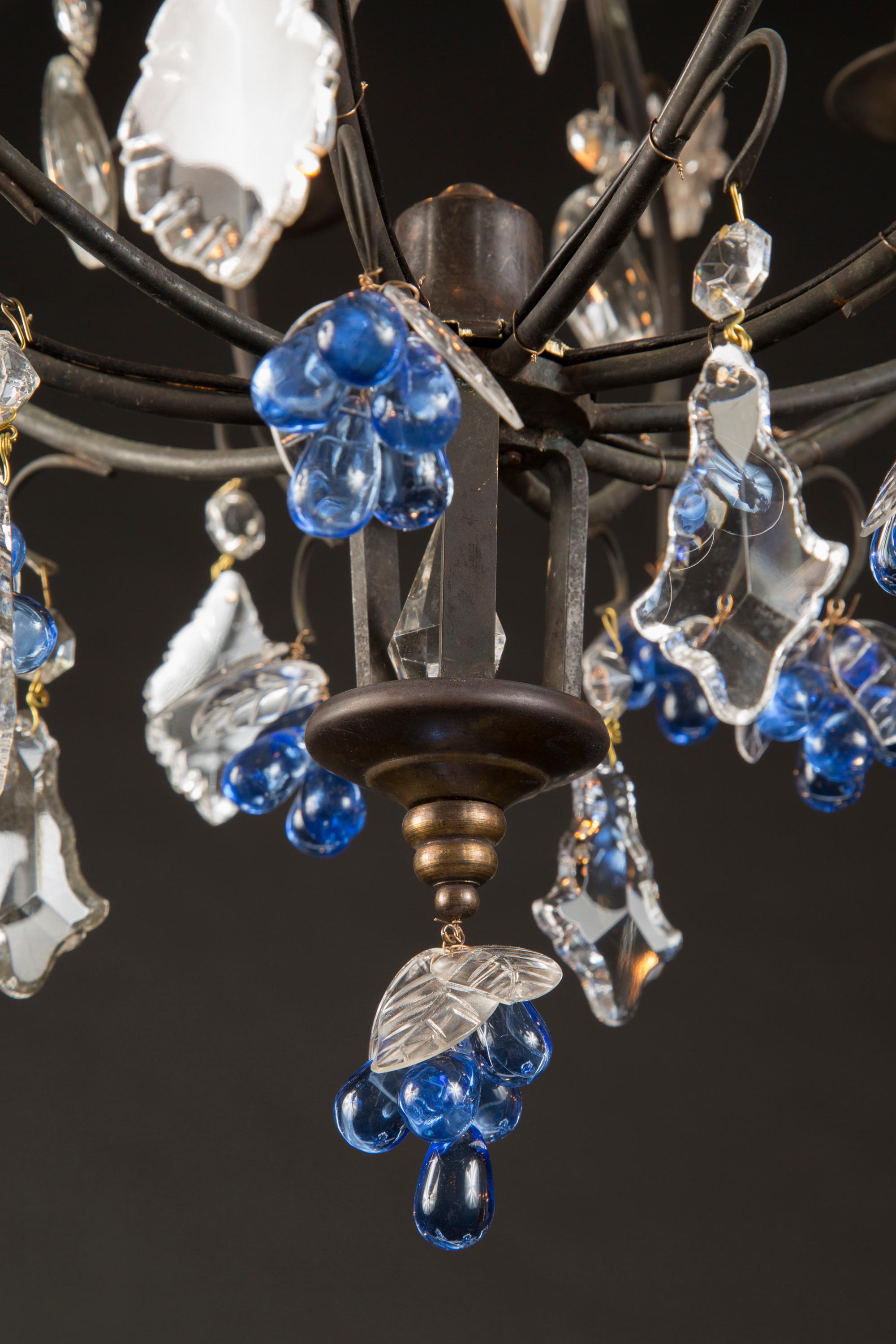 Louis XV Patinated Bronze Chandelier with Blue Grapes, Italian Mid-20th Century In Good Condition For Sale In New Orleans, LA