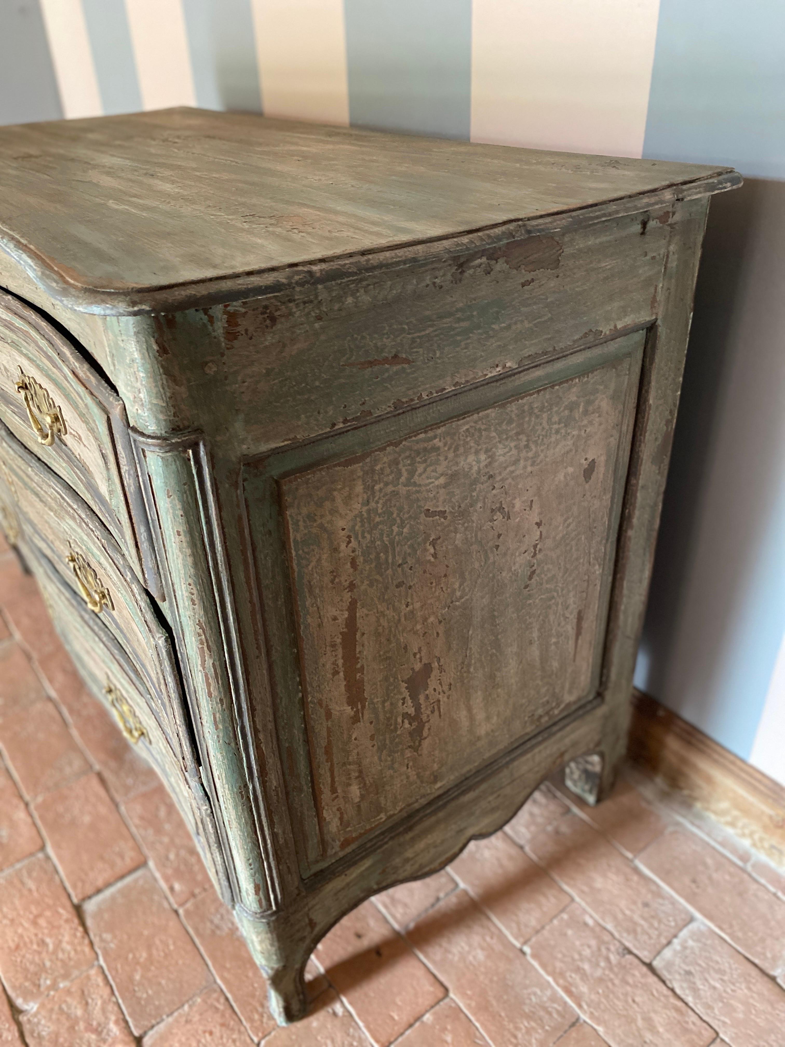 18th Century and Earlier Louis XV patinated curved chest of drawers 18th century  For Sale