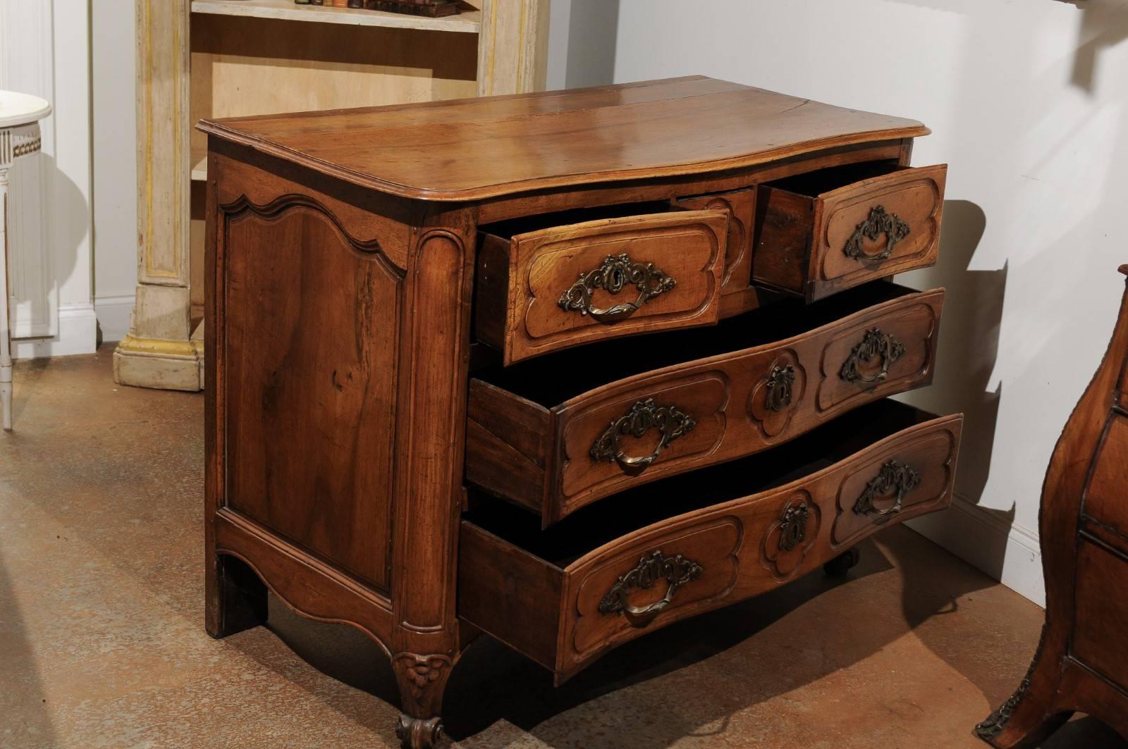 Louis XV Period 1740s French Walnut Five-Drawer Commode with Cartouche Carvings In Good Condition In Atlanta, GA