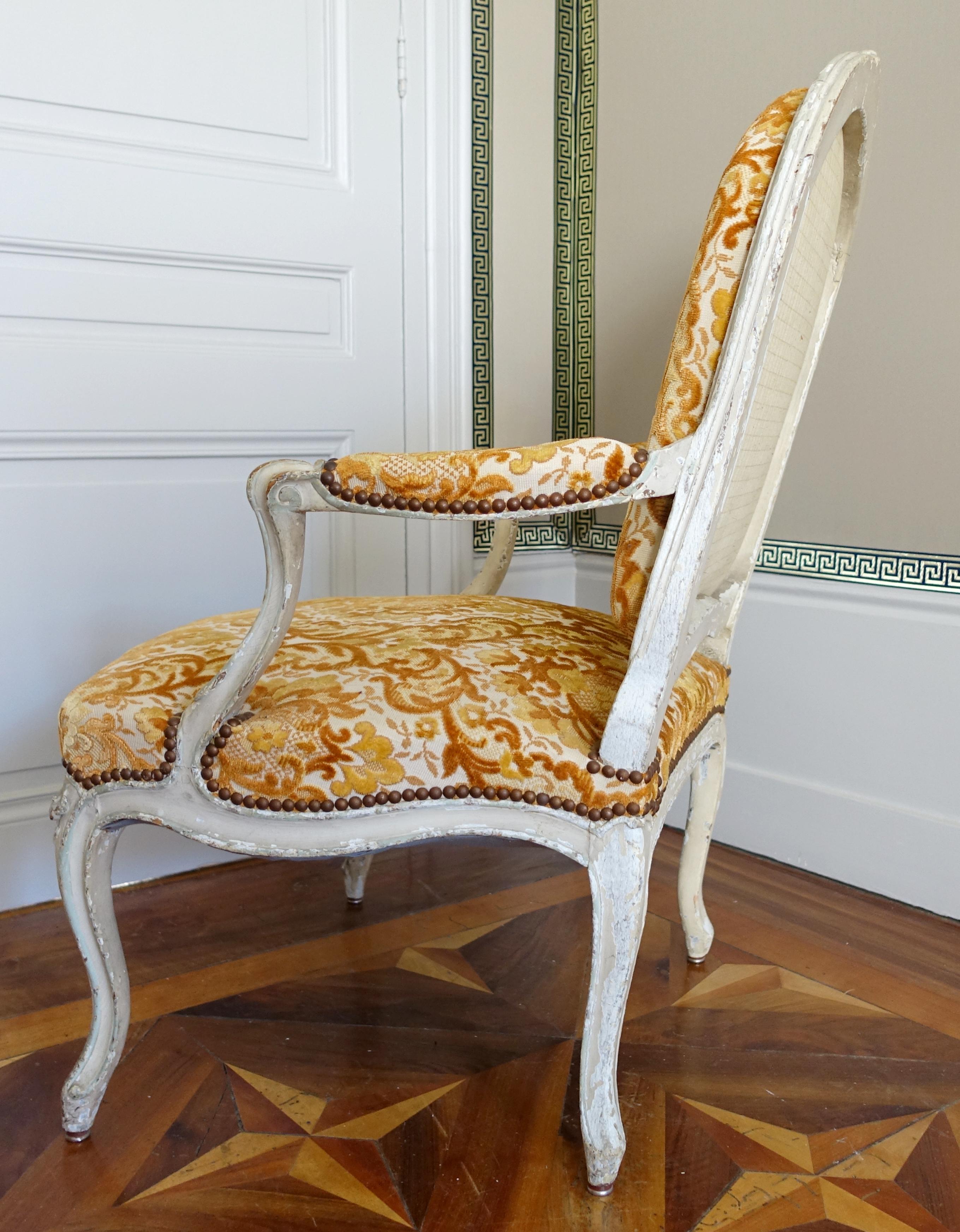 Sillón de época Luis XV, siglo XVIII hacia 1760 en venta 4