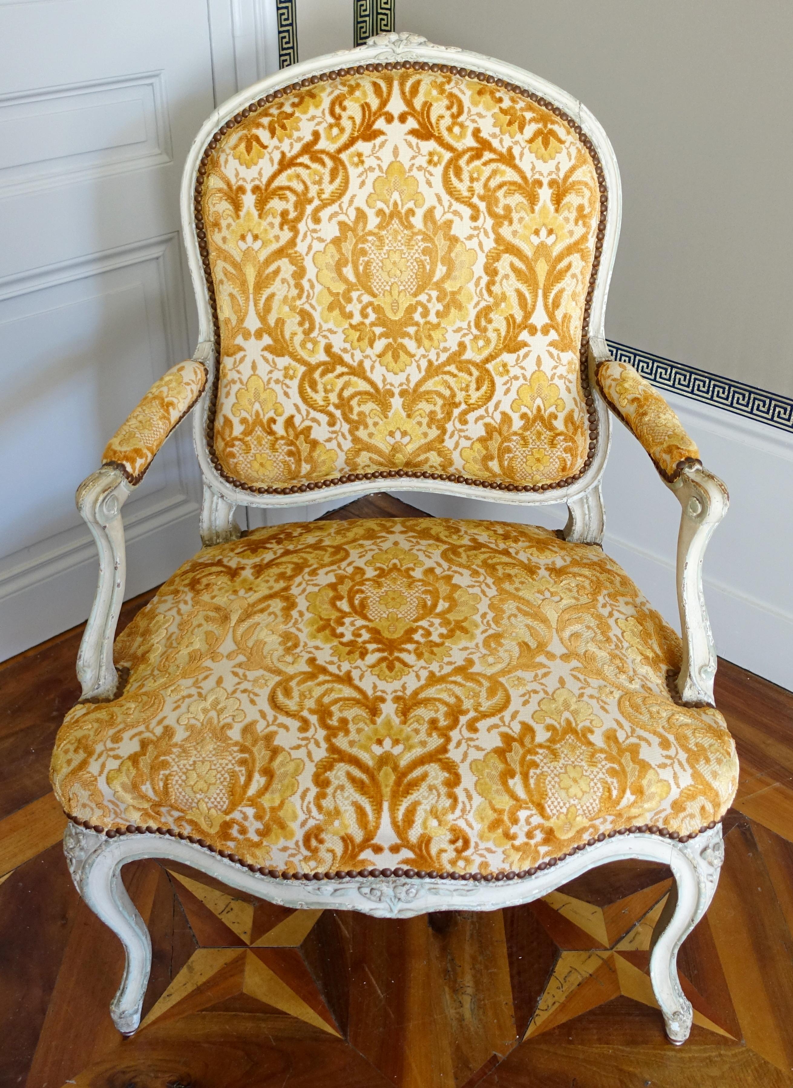 Sillón de época Luis XV, siglo XVIII hacia 1760 en venta 5